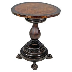 Mesa de centro antigua italiana de madera con adornos de tablero de ajedrez, principios del siglo XX