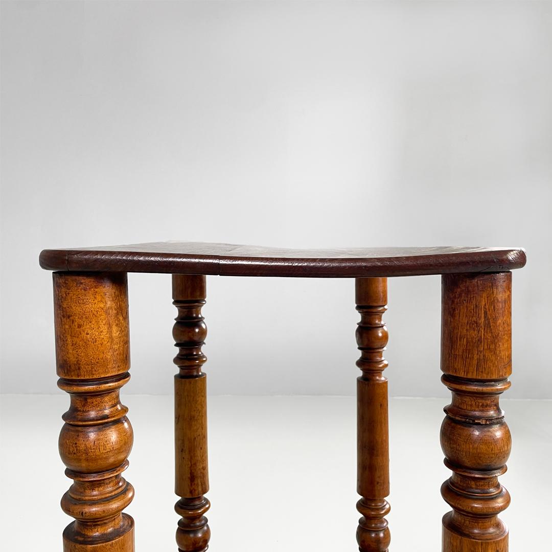 Mesa de centro antigua italiana de madera con patas decoradas, mediados del siglo XIX en venta 9