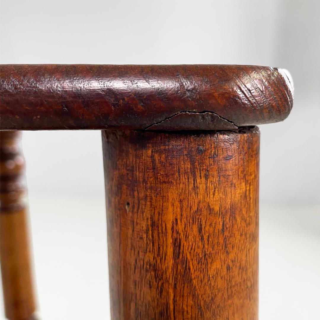 Mesa de centro antigua italiana de madera con patas decoradas, mediados del siglo XIX en venta 11
