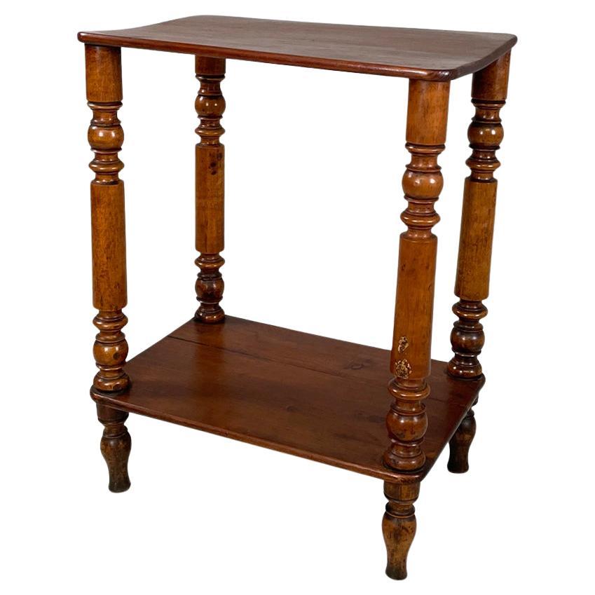 Mesa de centro antigua italiana de madera con patas decoradas, mediados del siglo XIX