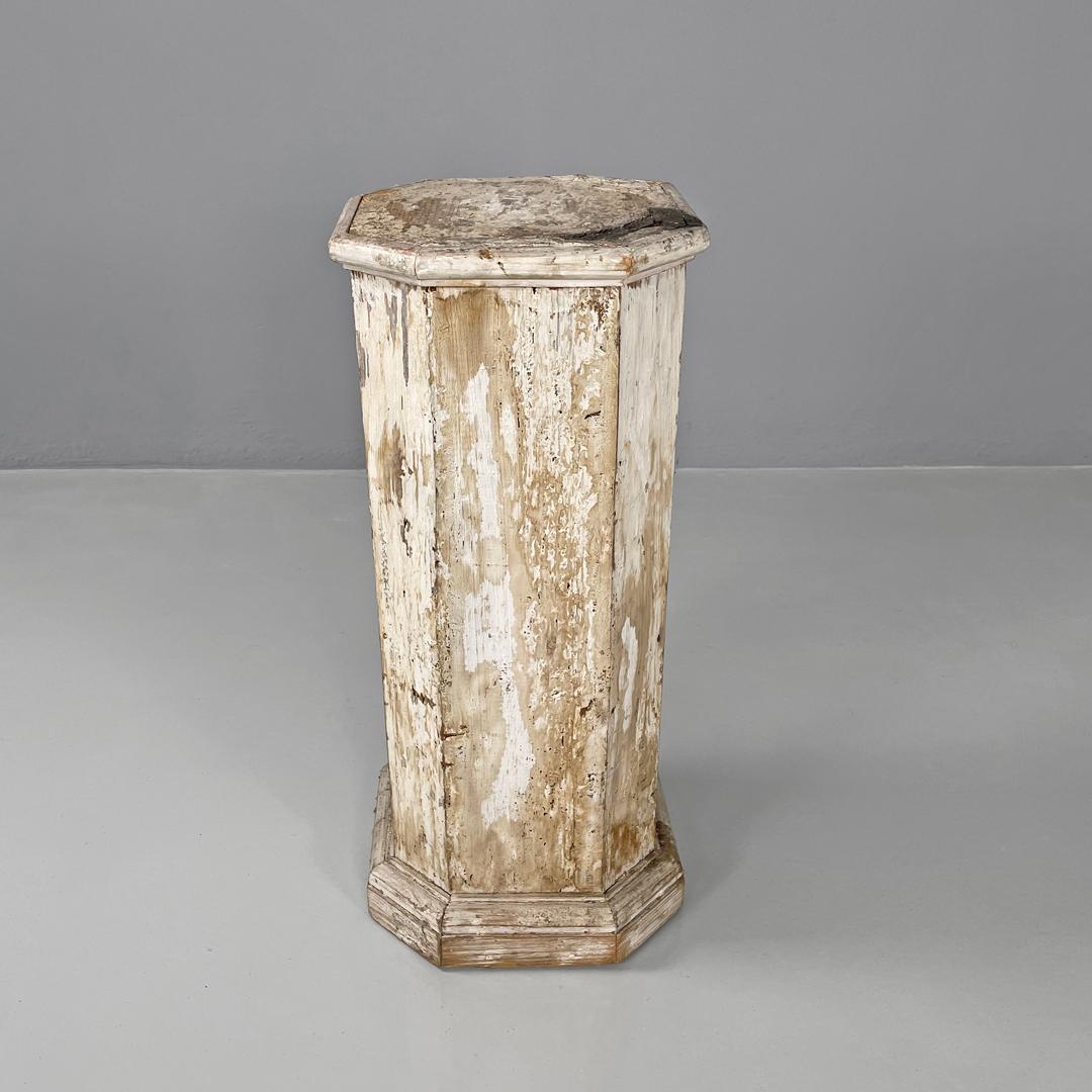 Colonne ou piédestal italien antique en bois avec une base octogonale, début des années 1900 État moyen - En vente à MIlano, IT