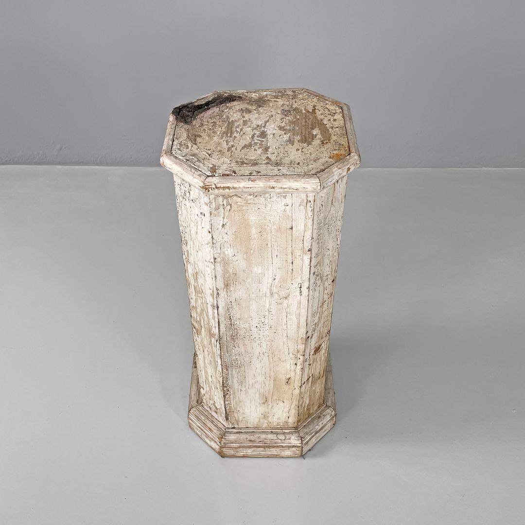 Italian antique wooden column or pedestal with an octagonal base, early 1900s For Sale 1