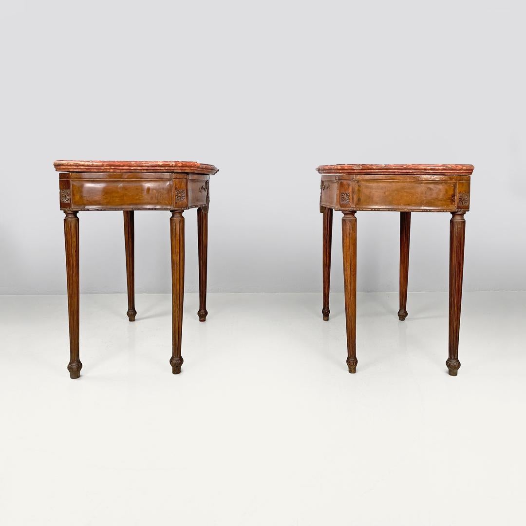 Italian antique wooden consoles with red marble tops and decorations, 1600s In Good Condition For Sale In MIlano, IT