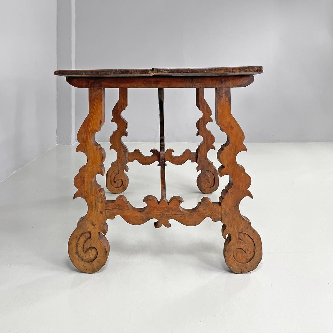 Early 18th Century Italian antique wooden fratino table with decorated legs, 1700s For Sale