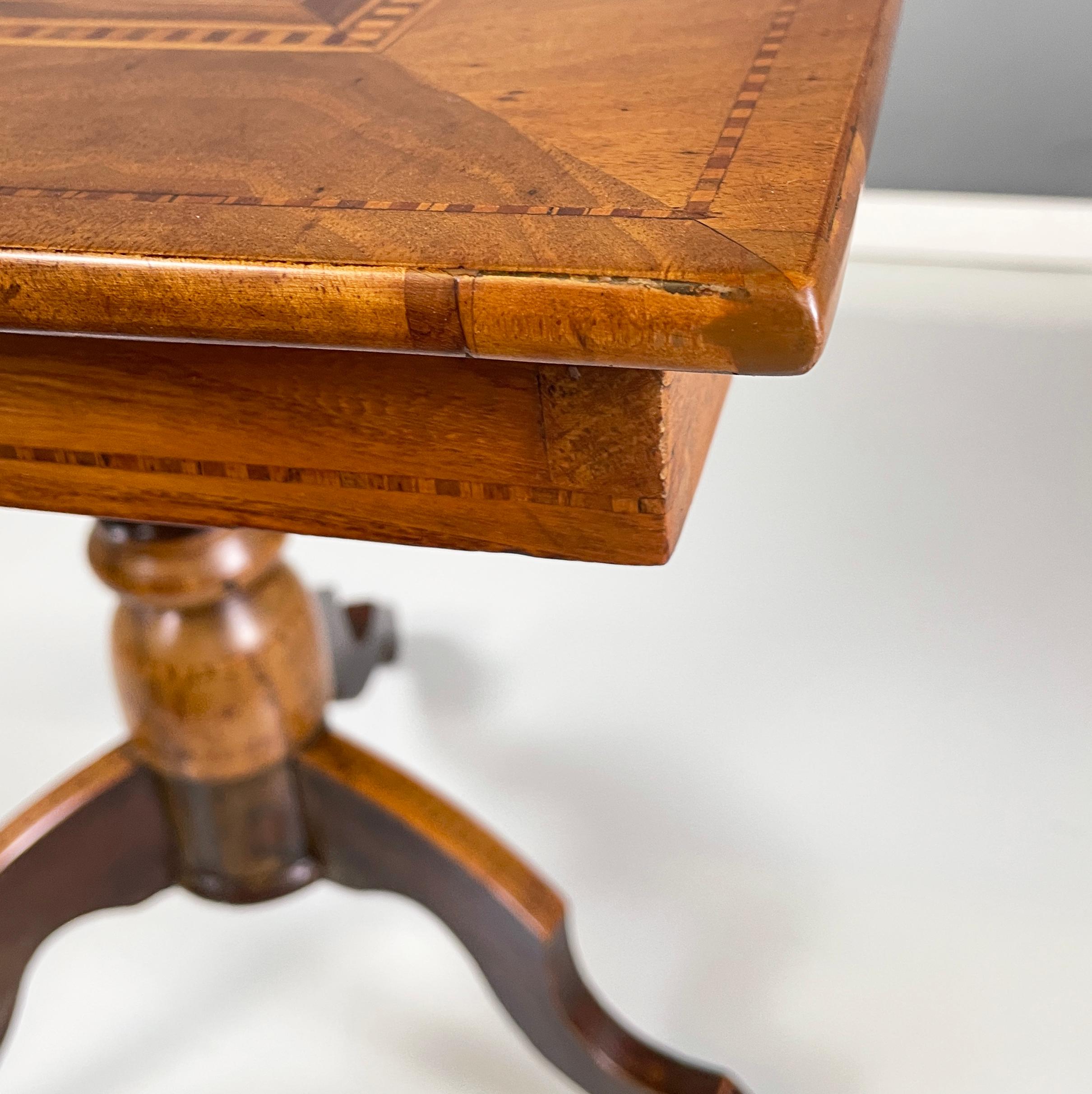Bois Ancienne table de jeu italienne en bois  avec échiquier, début des années 1900 en vente