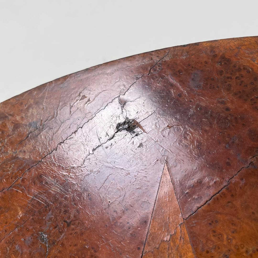 Table basse ronde italienne ancienne en bois avec décorations en marqueterie, début des années 1900 en vente 9