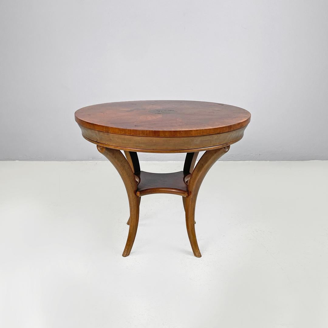 Table basse ronde italienne ancienne en bois avec décorations en marqueterie, début des années 1900 en vente 1