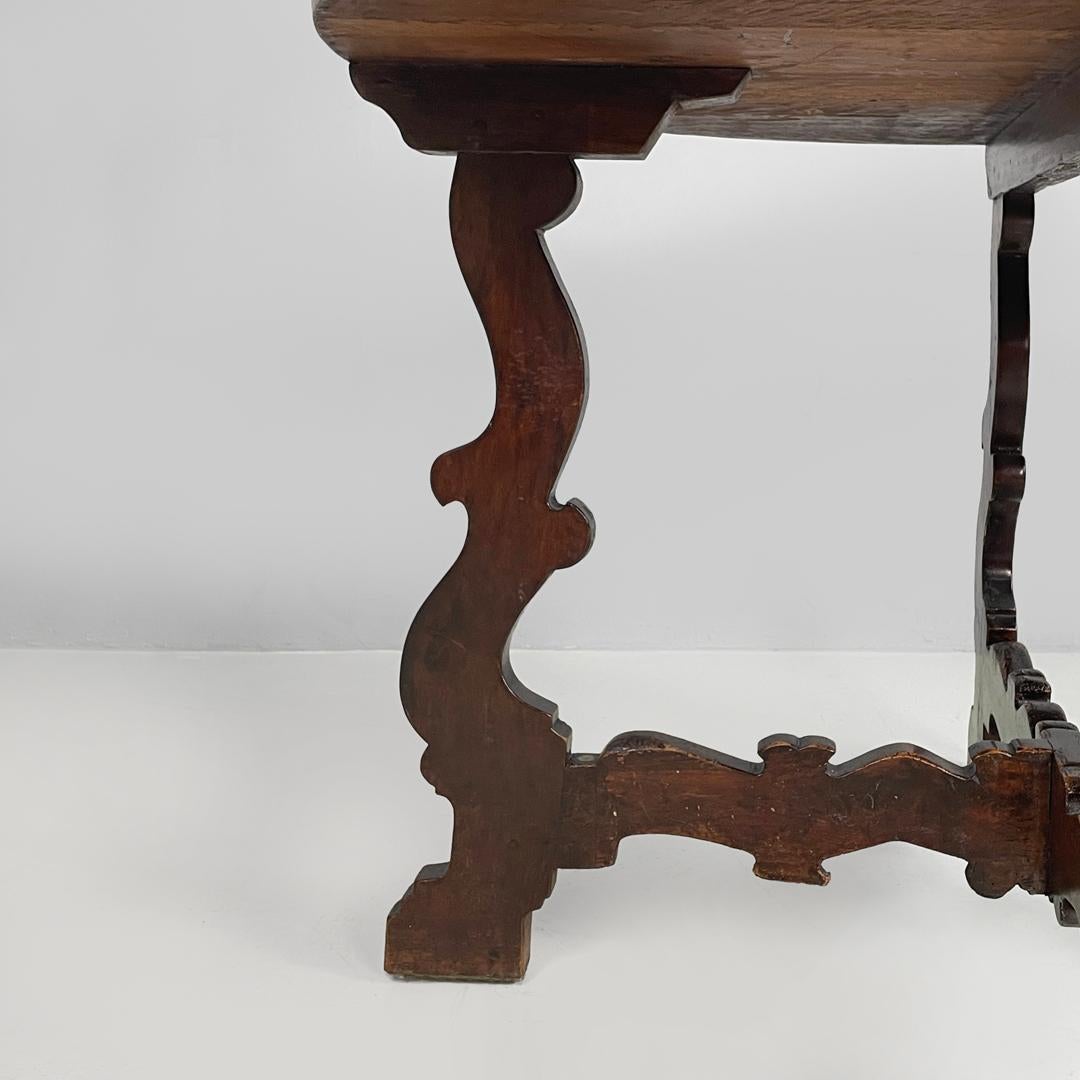 Italian antique wooden round dining table with decorated legs, early 1800s For Sale 8