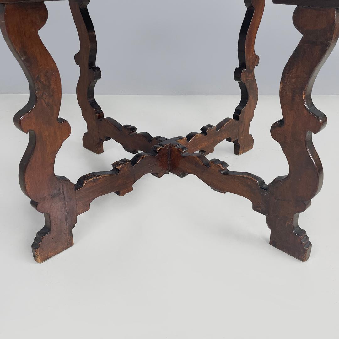 Italian antique wooden round dining table with decorated legs, early 1800s For Sale 9