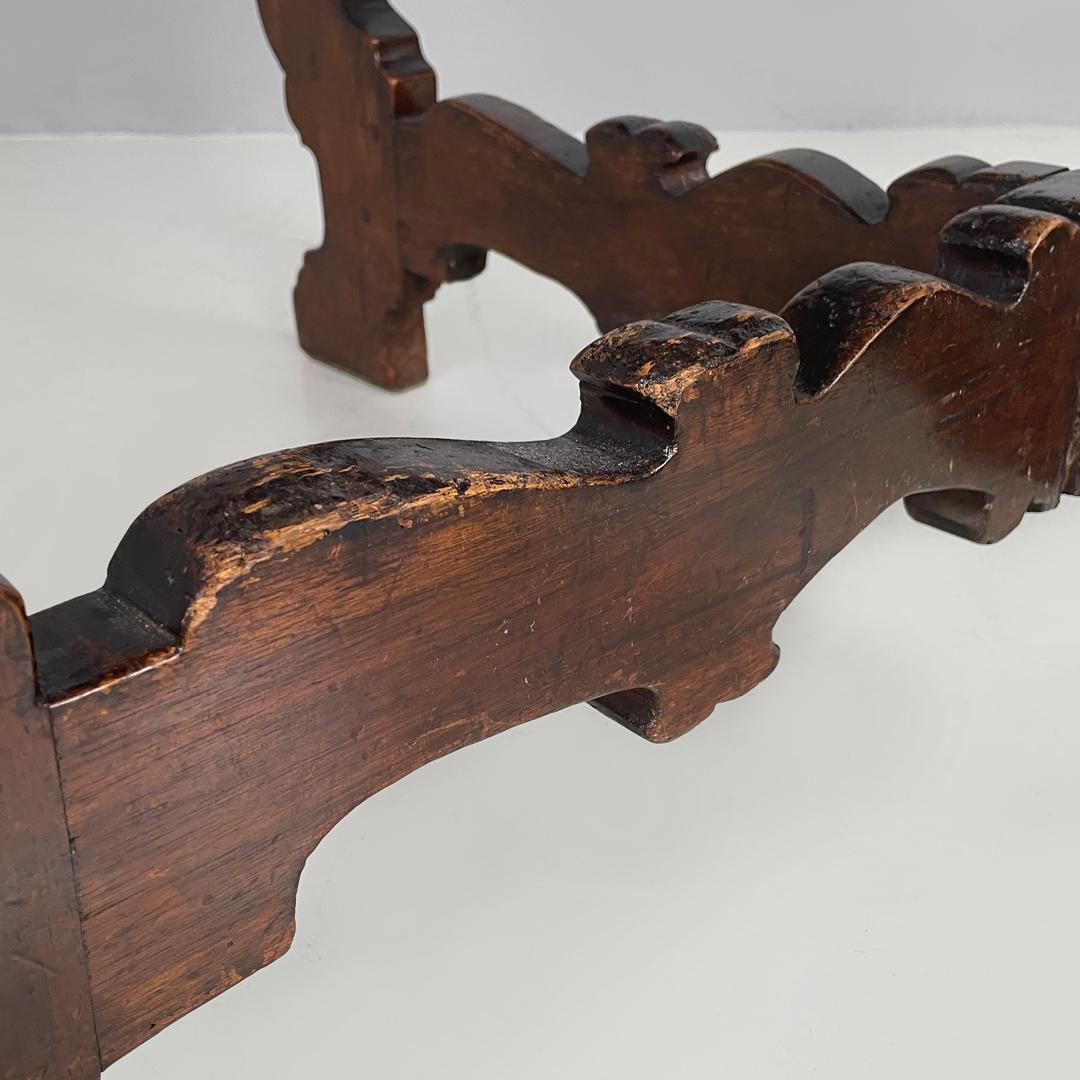 Italian antique wooden round dining table with decorated legs, early 1800s For Sale 12