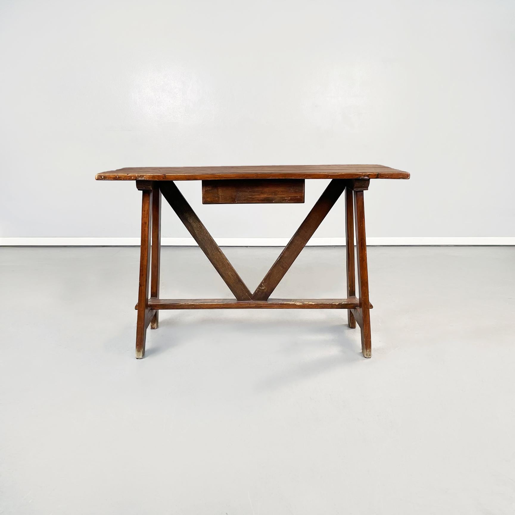 20ième siècle Table italienne ancienne en bois Fratino avec tiroir, années 1900 en vente
