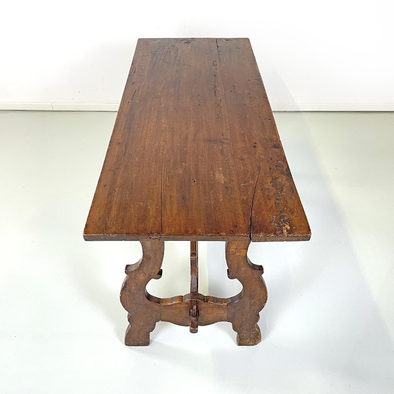 Italienischer antiker Holztisch mit Lyra-Beinen, 1800er Jahre im Zustand „Relativ gut“ im Angebot in MIlano, IT
