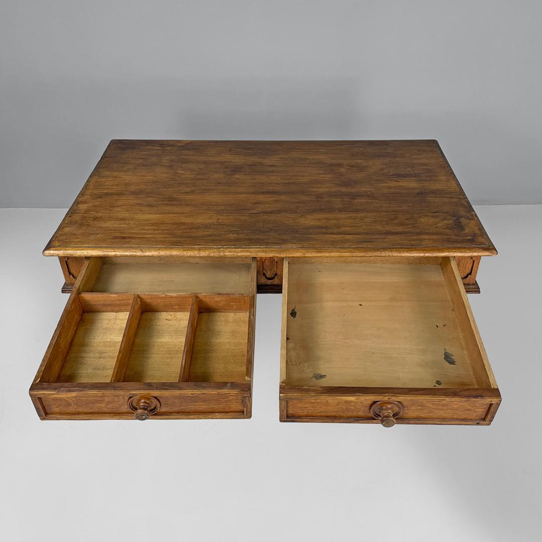 Table italienne ancienne en bois avec deux tiroirs et pieds tournés, années 1800 en vente 2