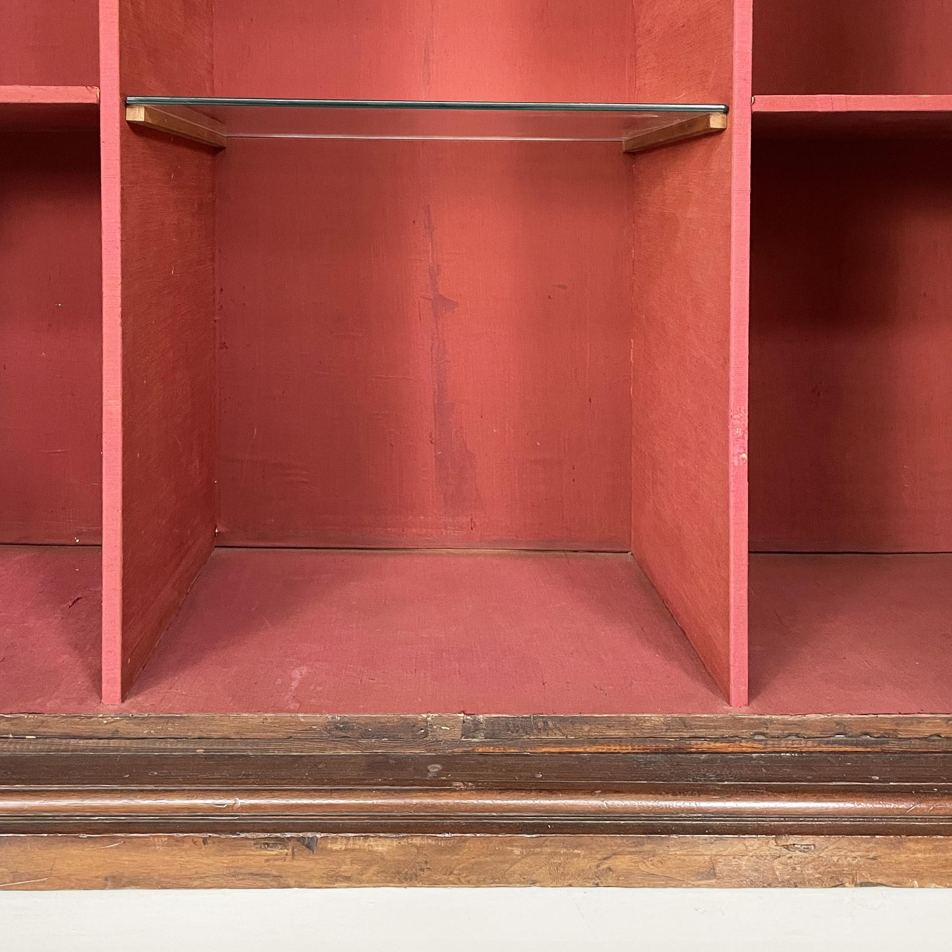 Italian antique wooden wardrobe with decorated doors, 1800s in vendita 10