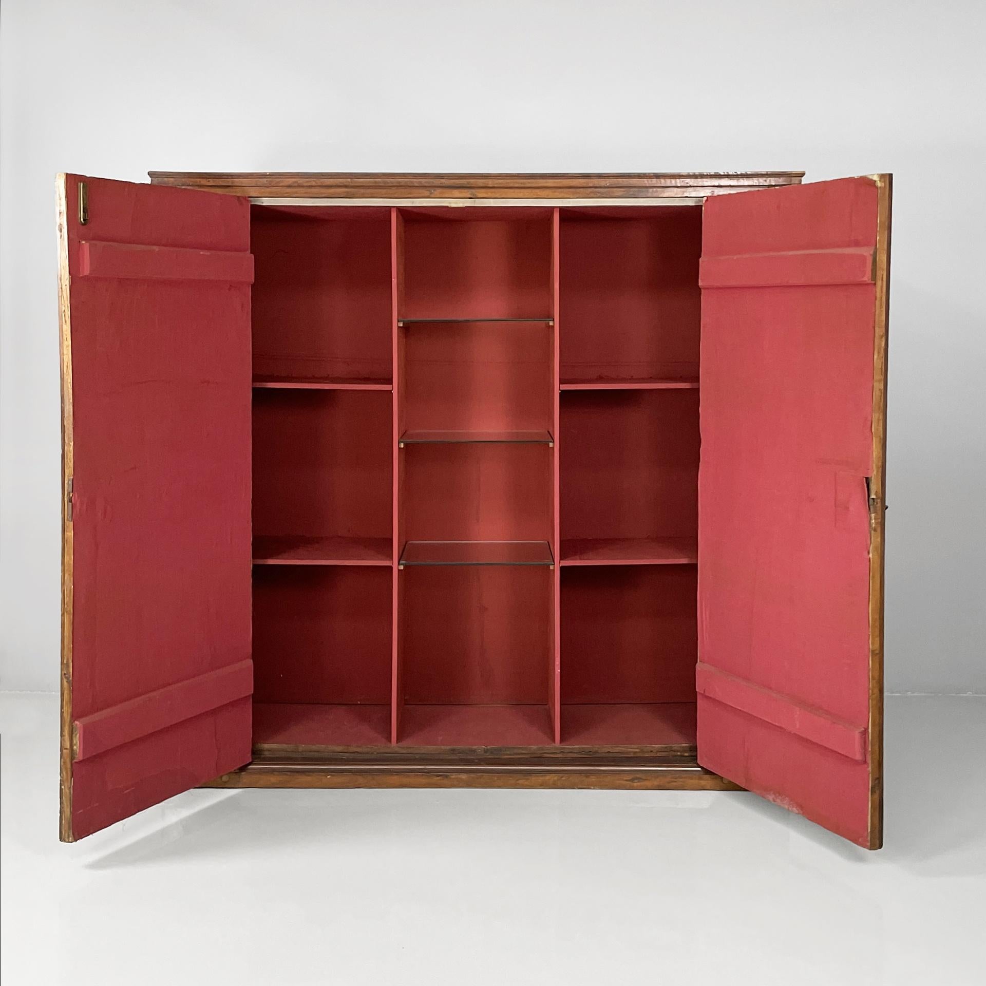 Italian antique wooden wardrobe with decorated doors, 1800s In condizioni discrete in vendita a MIlano, IT