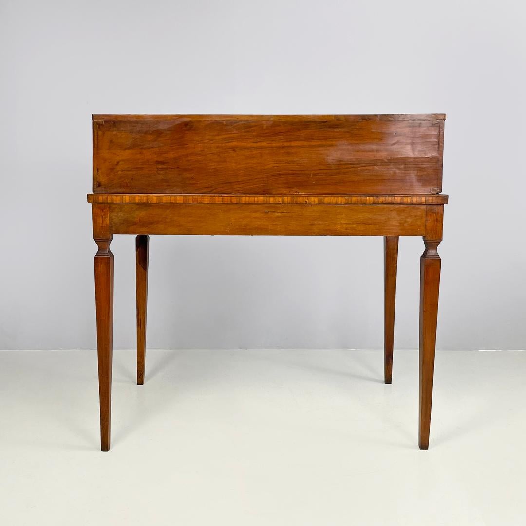 Table d'écriture italienne ancienne en bois avec fermeture et clé en laiton, années 1700 en vente 4