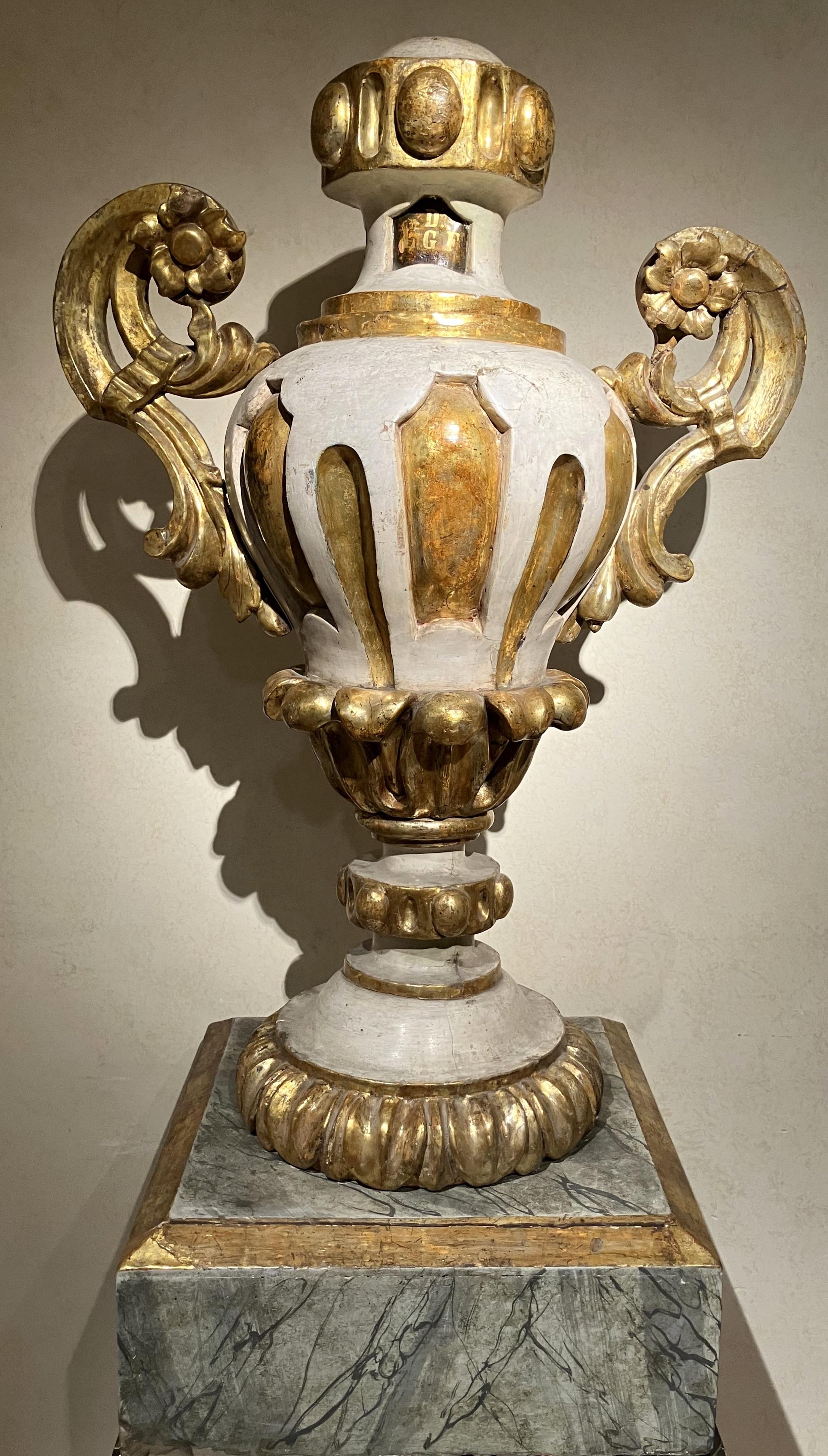Gold Leaf Italian Antiques Louis XIV Urn Lacquer and Gilt Vases For Sale