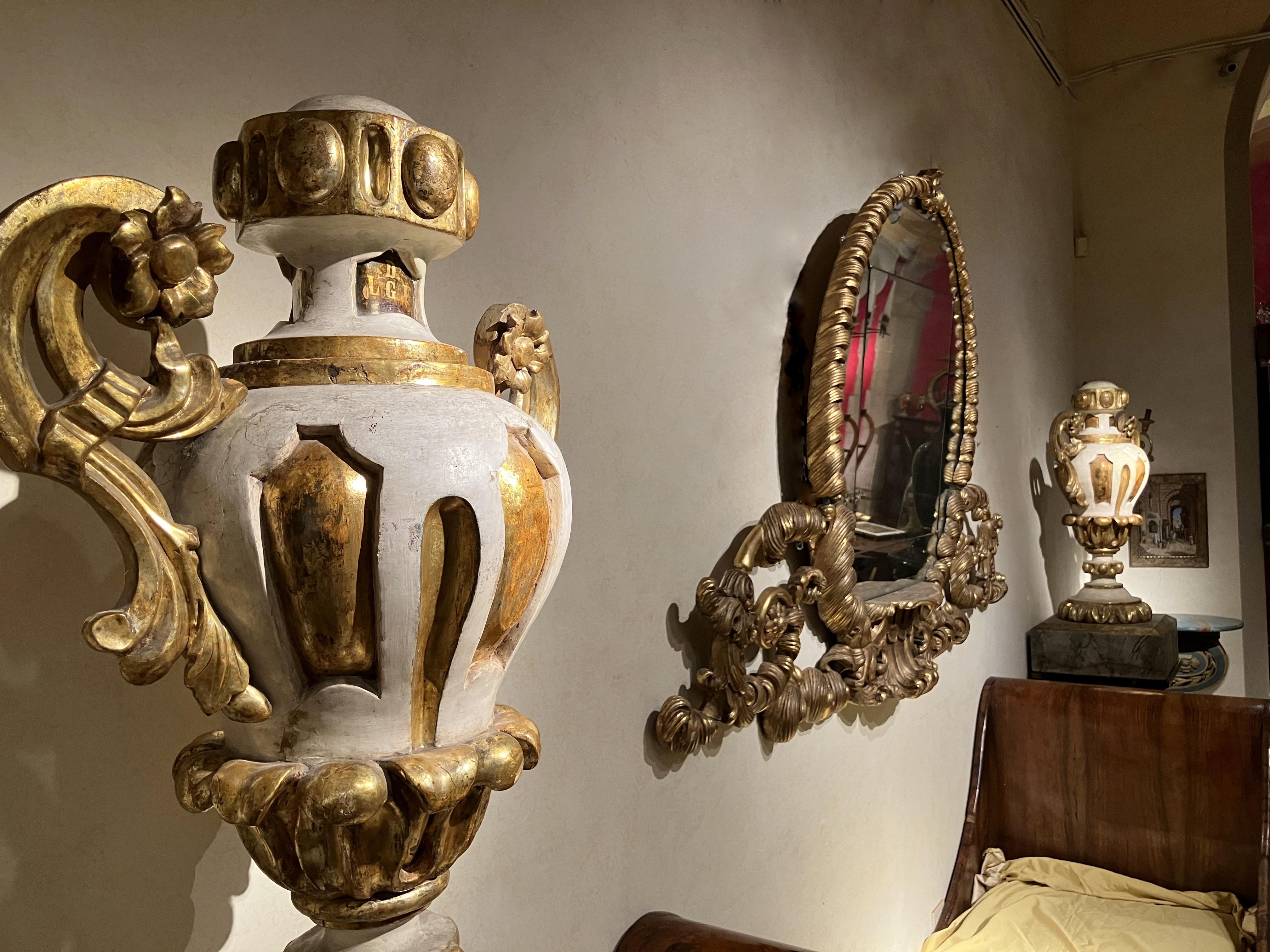 Italian Antiques Louis XIV Urn Lacquer and Gilt Vases For Sale 2