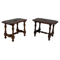 Antique Italian antiques Stools in finely crafted wood, 1600-1800s