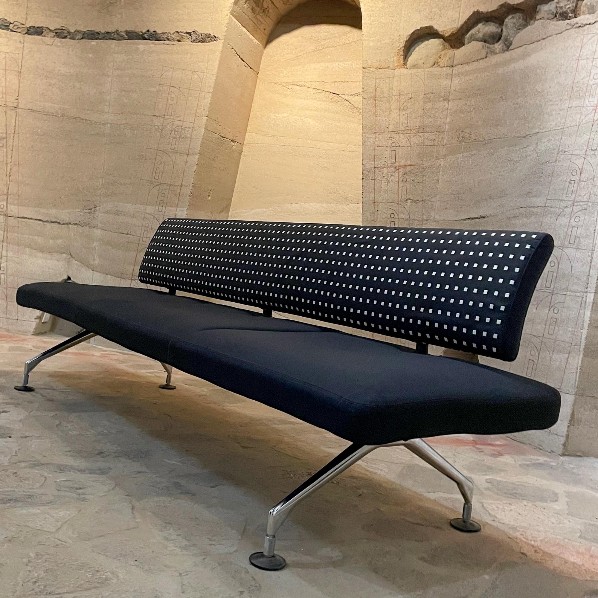 Vintage modern three seater sofa on cast aluminum frame by architect and Italian designer, Antonio Citterio for VITRA 1990s
Sculptural Clean and very comfortable design. Black fabric.
Measures: 88 W x 31 T x 27 D x seat H 17 inches
German