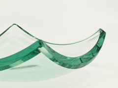 Cenicero/bolsillo vacío italiano de vidrio tallado aguamarina attr a Fontana Arte, años 60