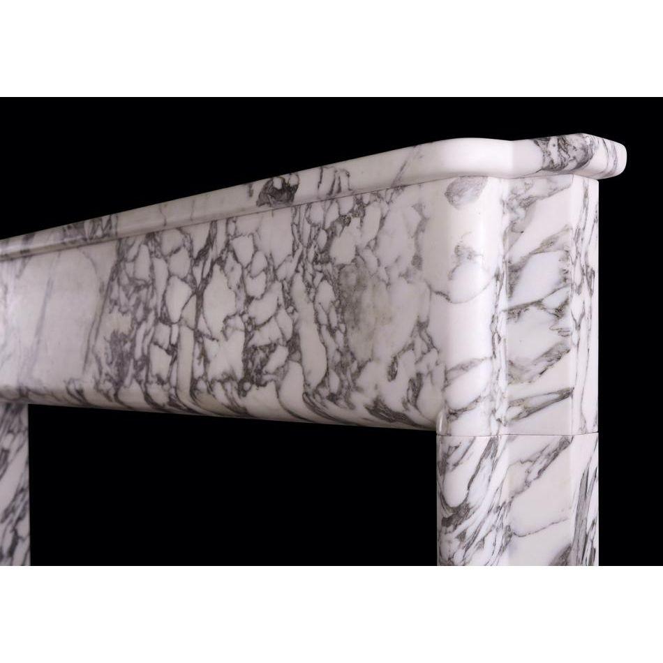 Italienischer Arabescato-Marmorkamin im Art-déco-Stil von Arabescato (Art déco) im Angebot