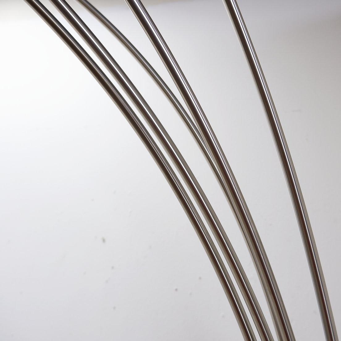 Italiano Lampada da terra ad arco italiana con 5 bracci in cromo spazzolato - anni '70 in vendita