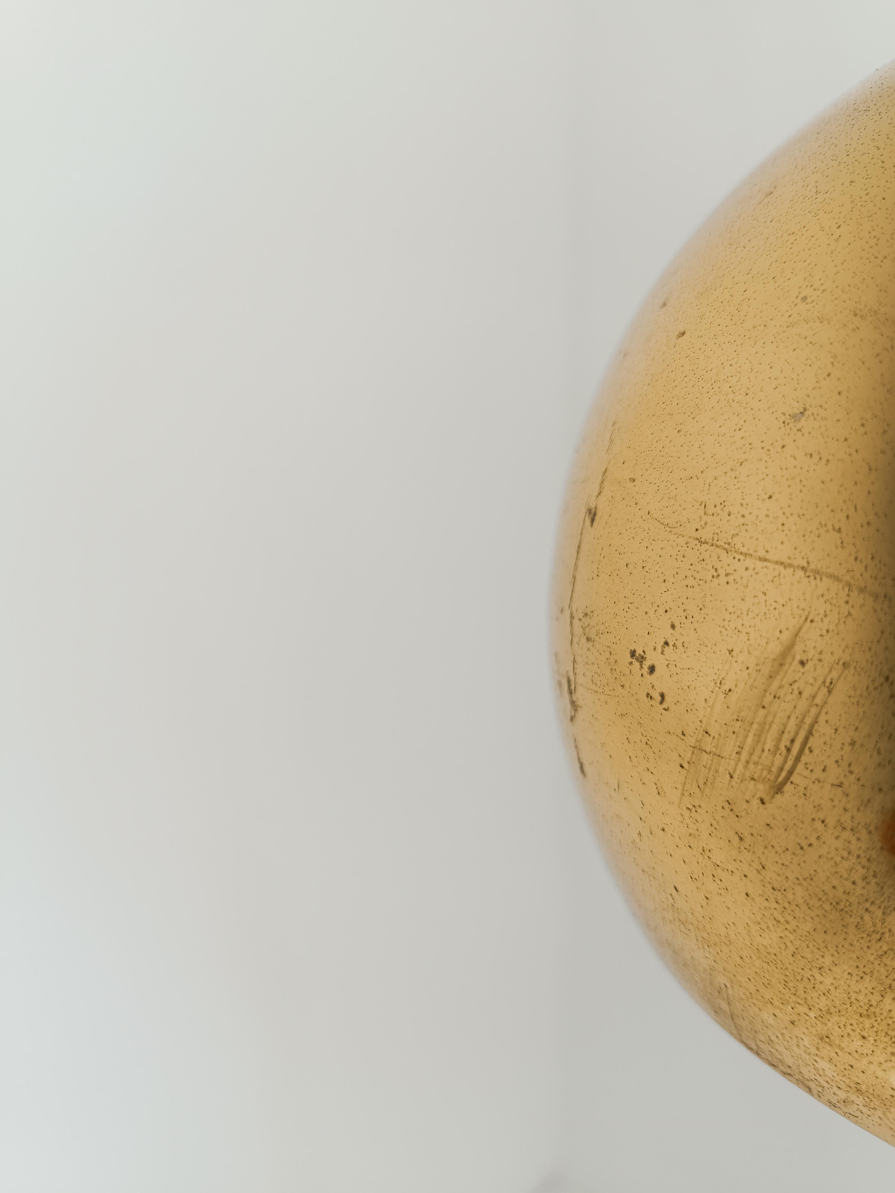 Italian Arch floor lamp in Gilded Metal and Marble attributable to Reggiani, 70s For Sale 6