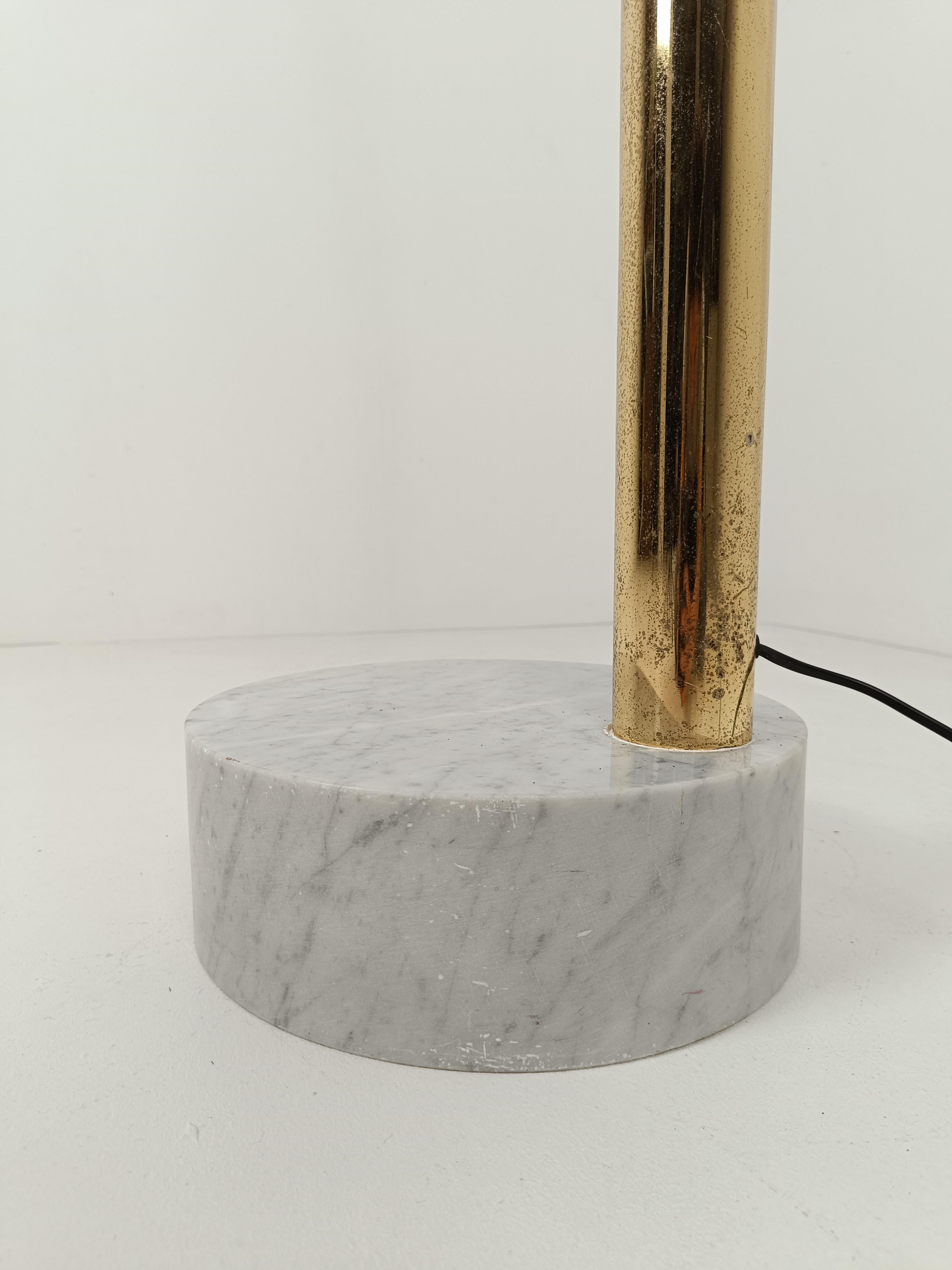 Italian Arch floor lamp in Gilded Metal and Marble attributable to Reggiani, 70s For Sale 8