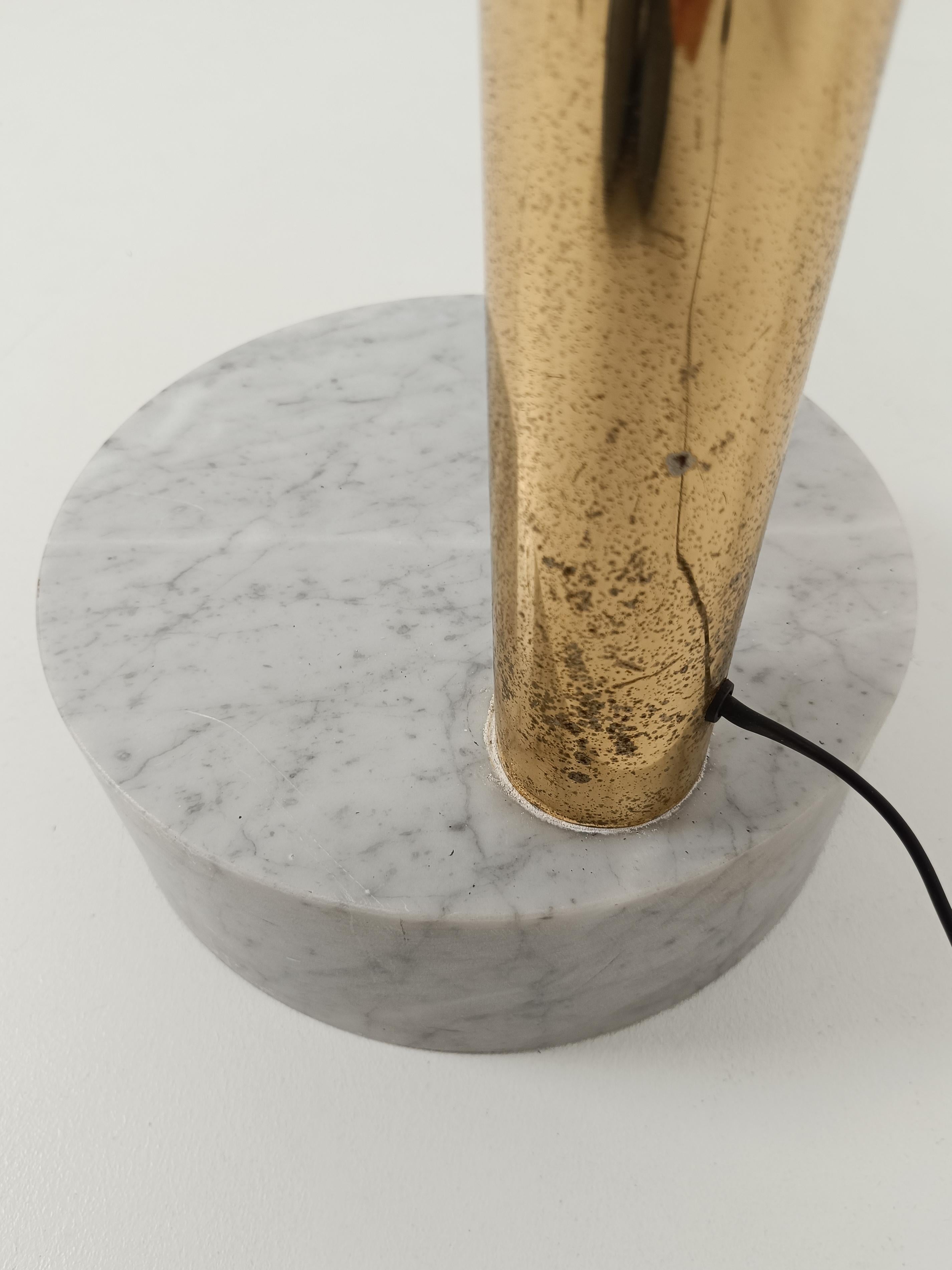 Italian Arch floor lamp in Gilded Metal and Marble attributable to Reggiani, 70s For Sale 9