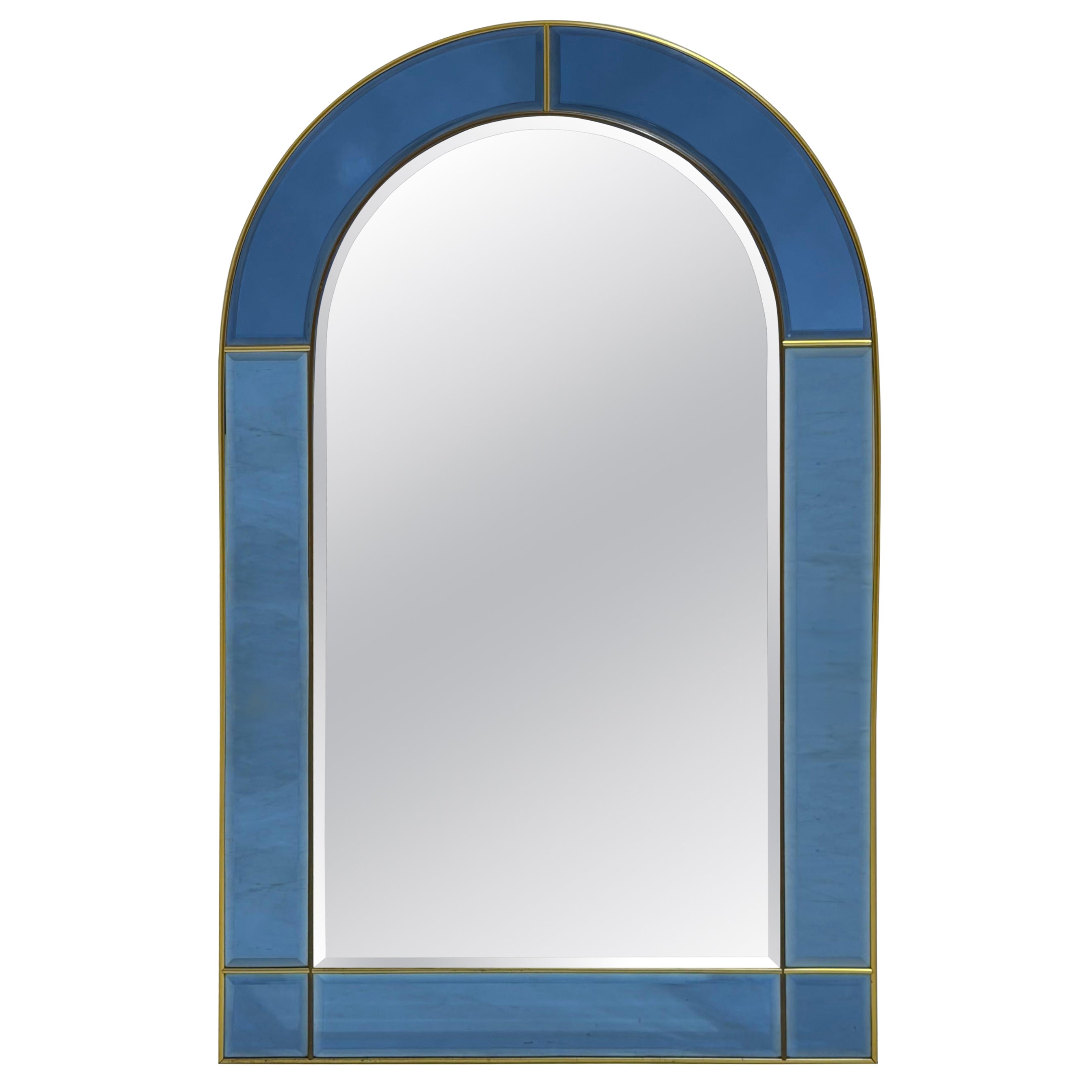 Specchio italiano ad arco con cornice in vetro blu in stile Cristal Arte, 1970