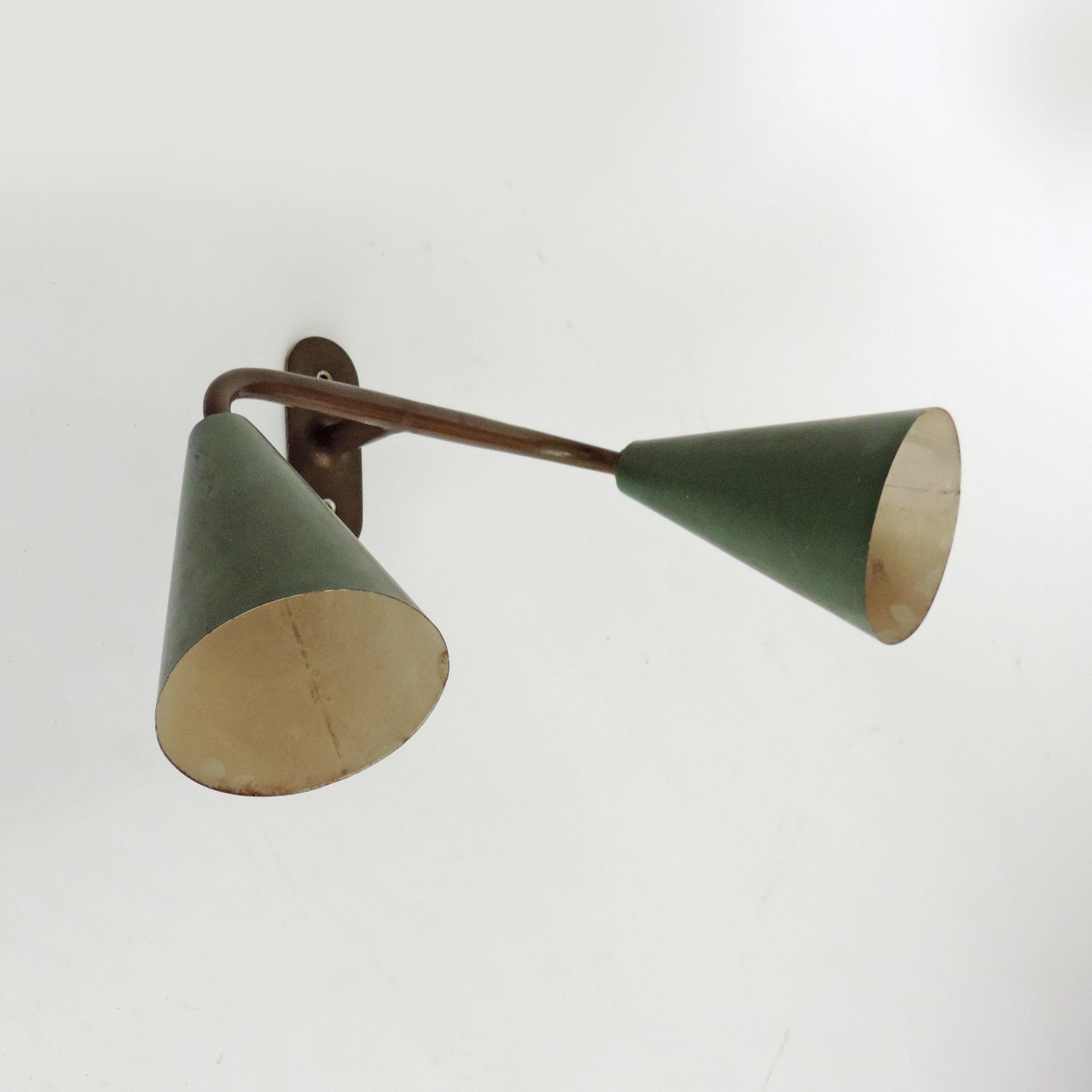 Mid-20th Century Italian Architect 1940s Double Cone Wall Lamp in Brass and Metal For Sale