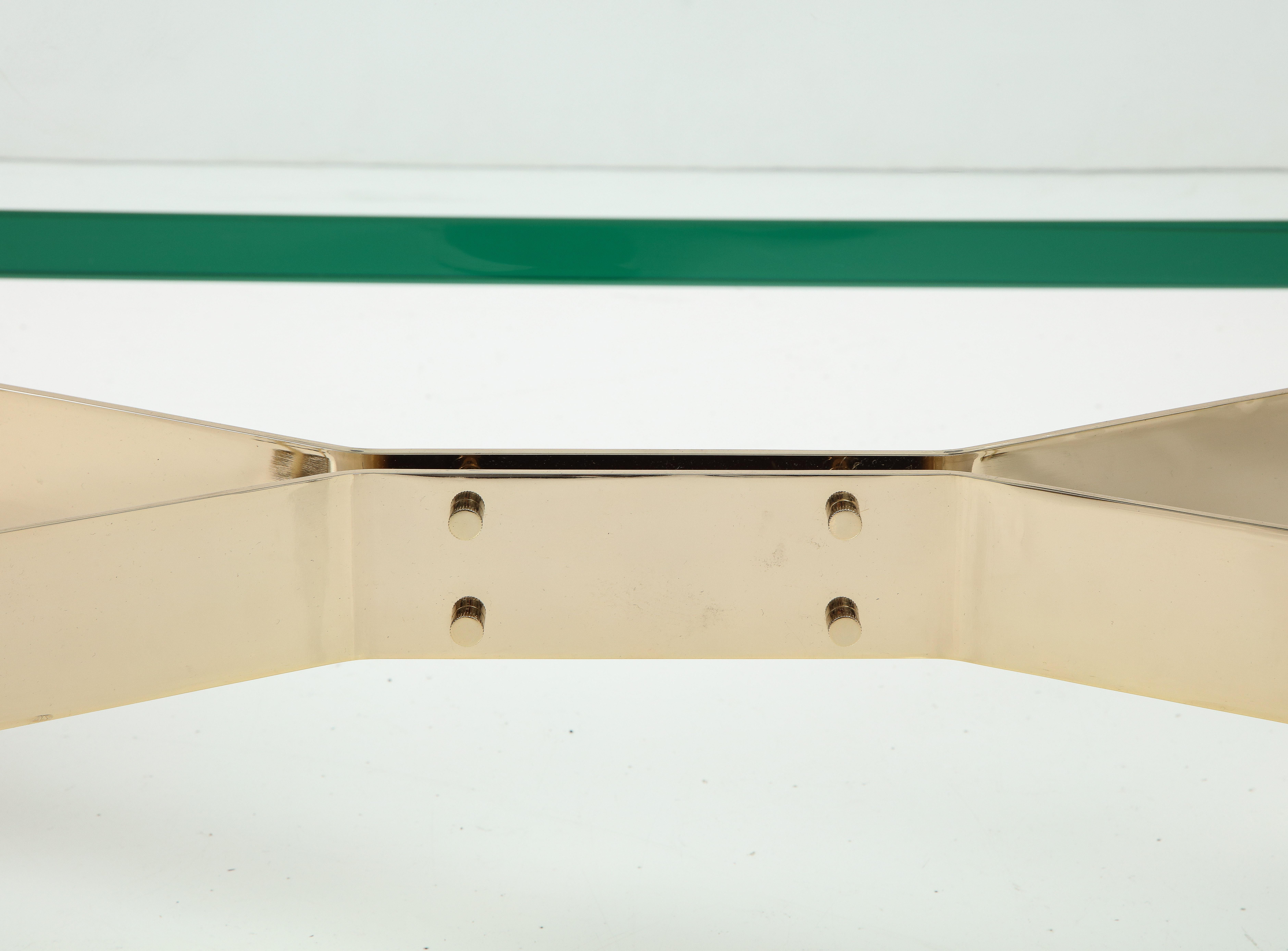 Table basse moderniste italienne à base architecturale avec plateau en verre en vente 7