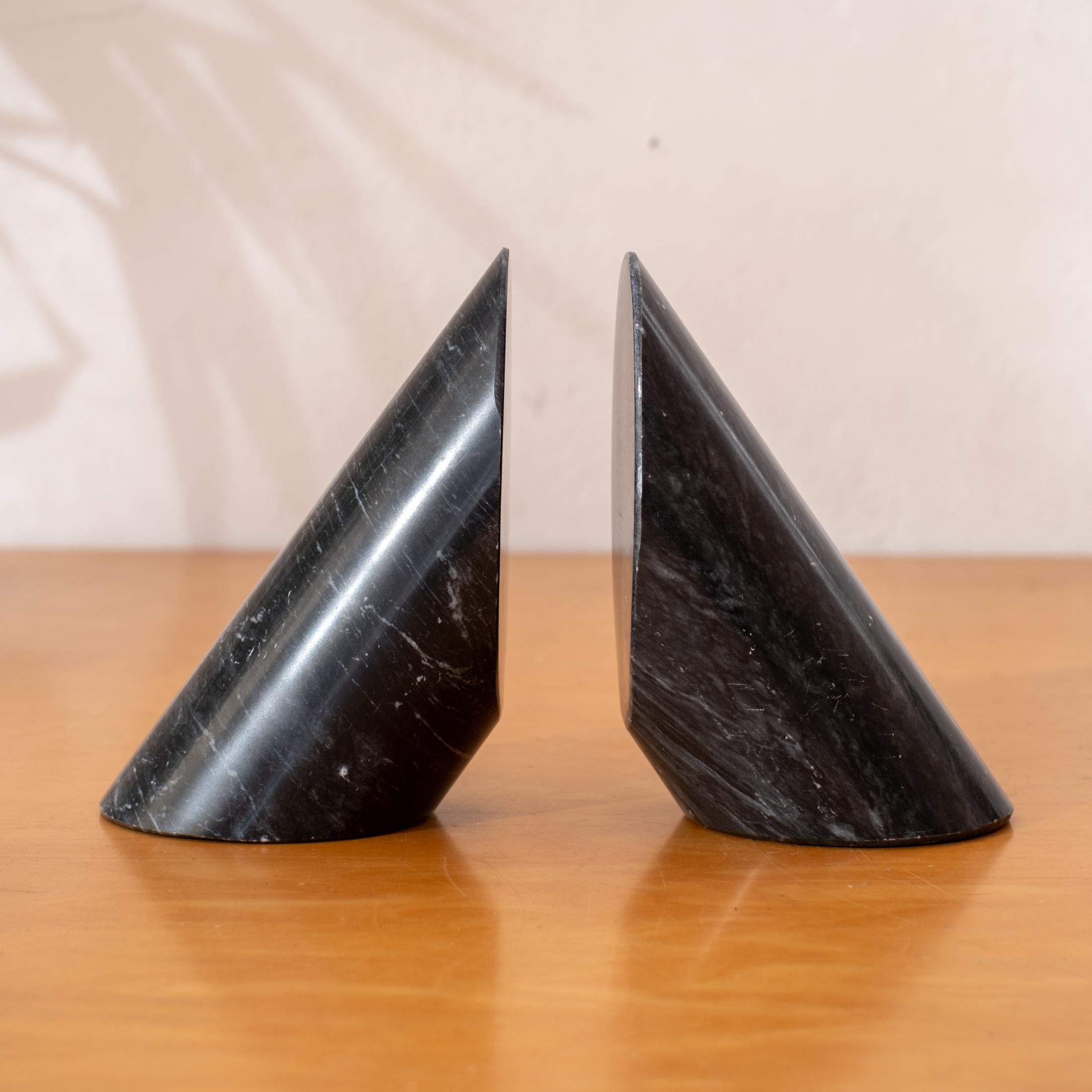 Italian Architectural Black Marble Bookends 1970s In Good Condition For Sale In San Diego, CA