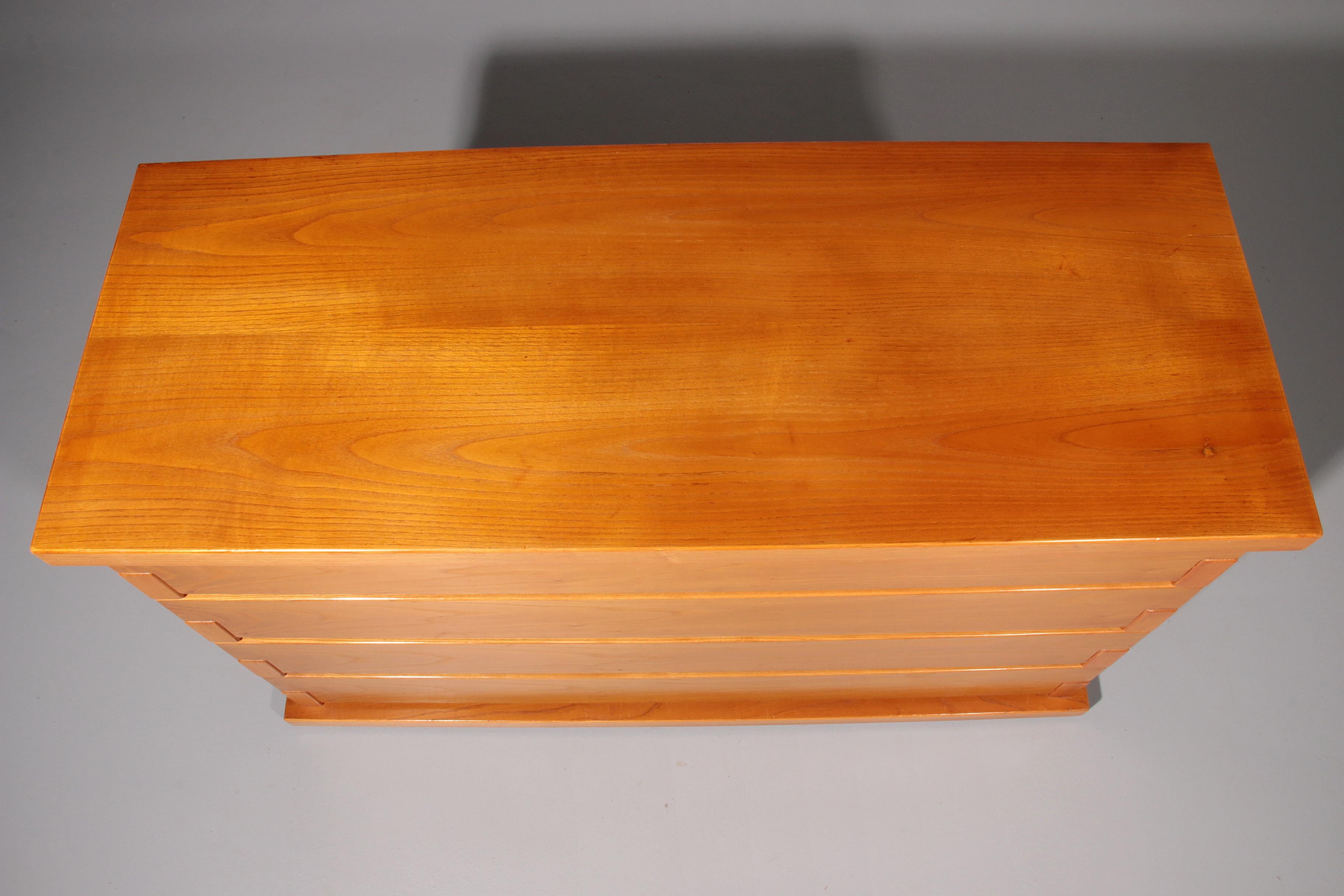 Cassettiera architettonica italiana in frassino in vendita 3