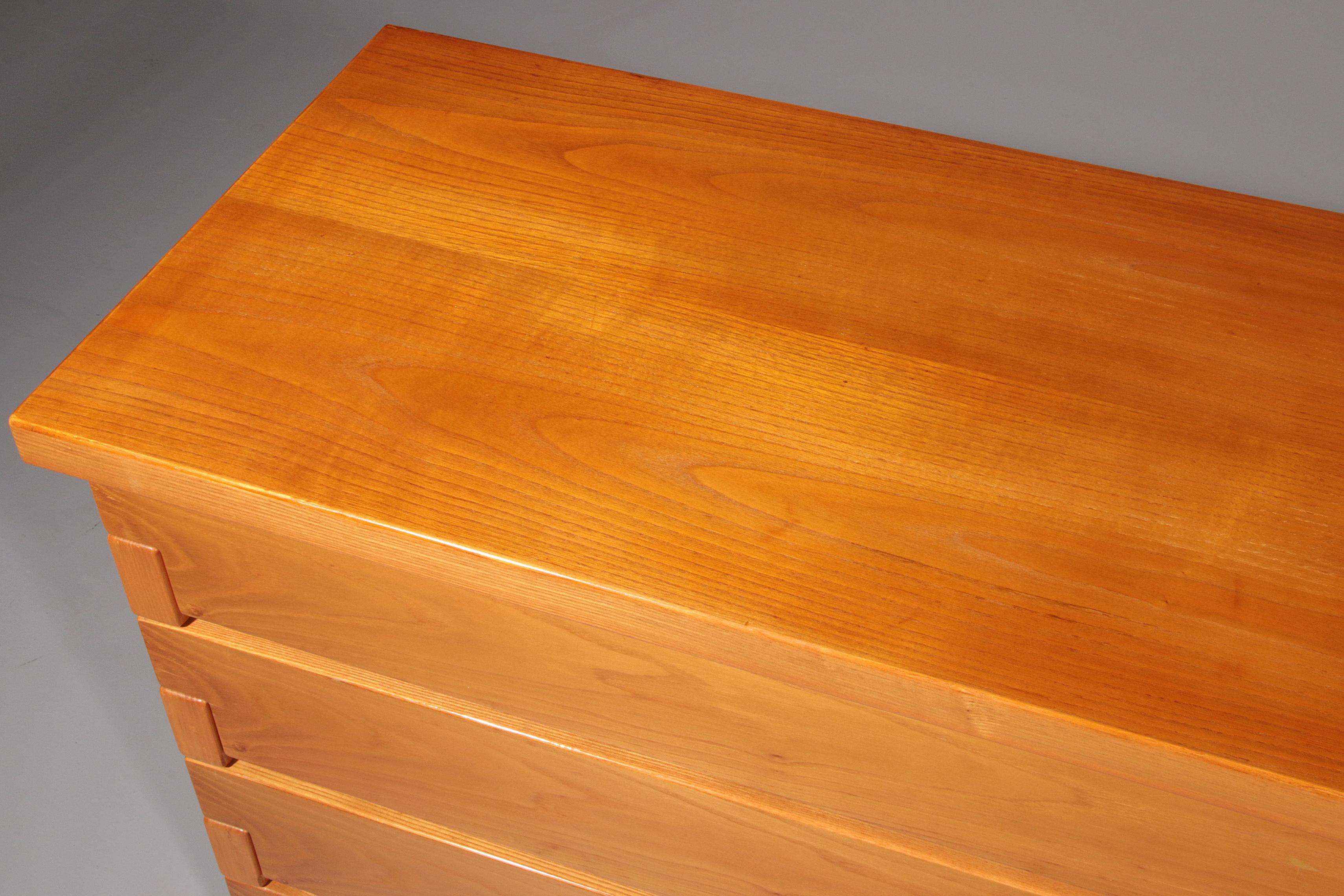 Cassettiera architettonica italiana in frassino in vendita 4