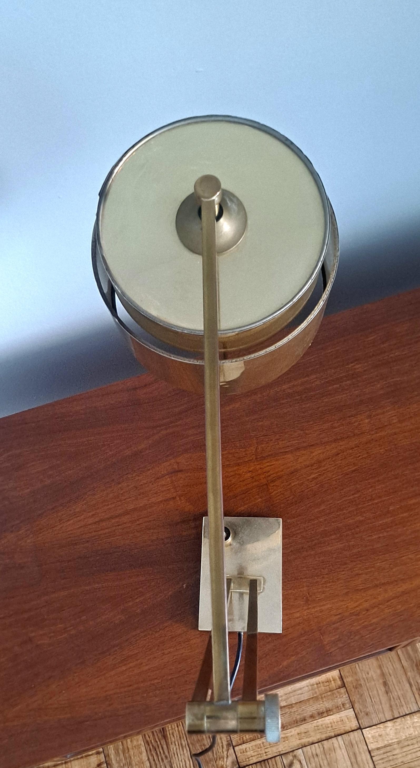 Italian Architectural Desk Brass Lamp For Sale 3