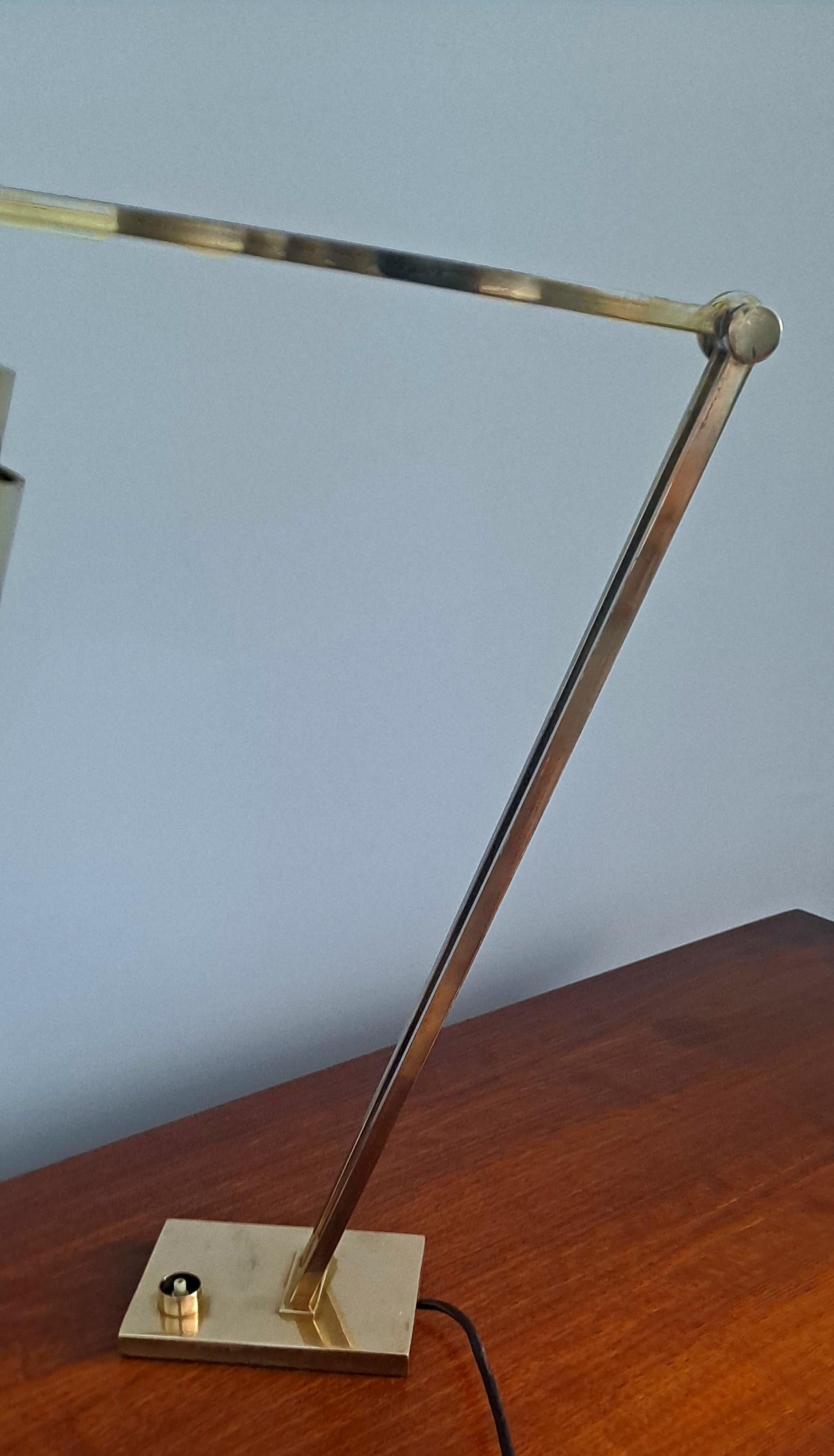 Italian Architectural Desk Brass Lamp For Sale 4