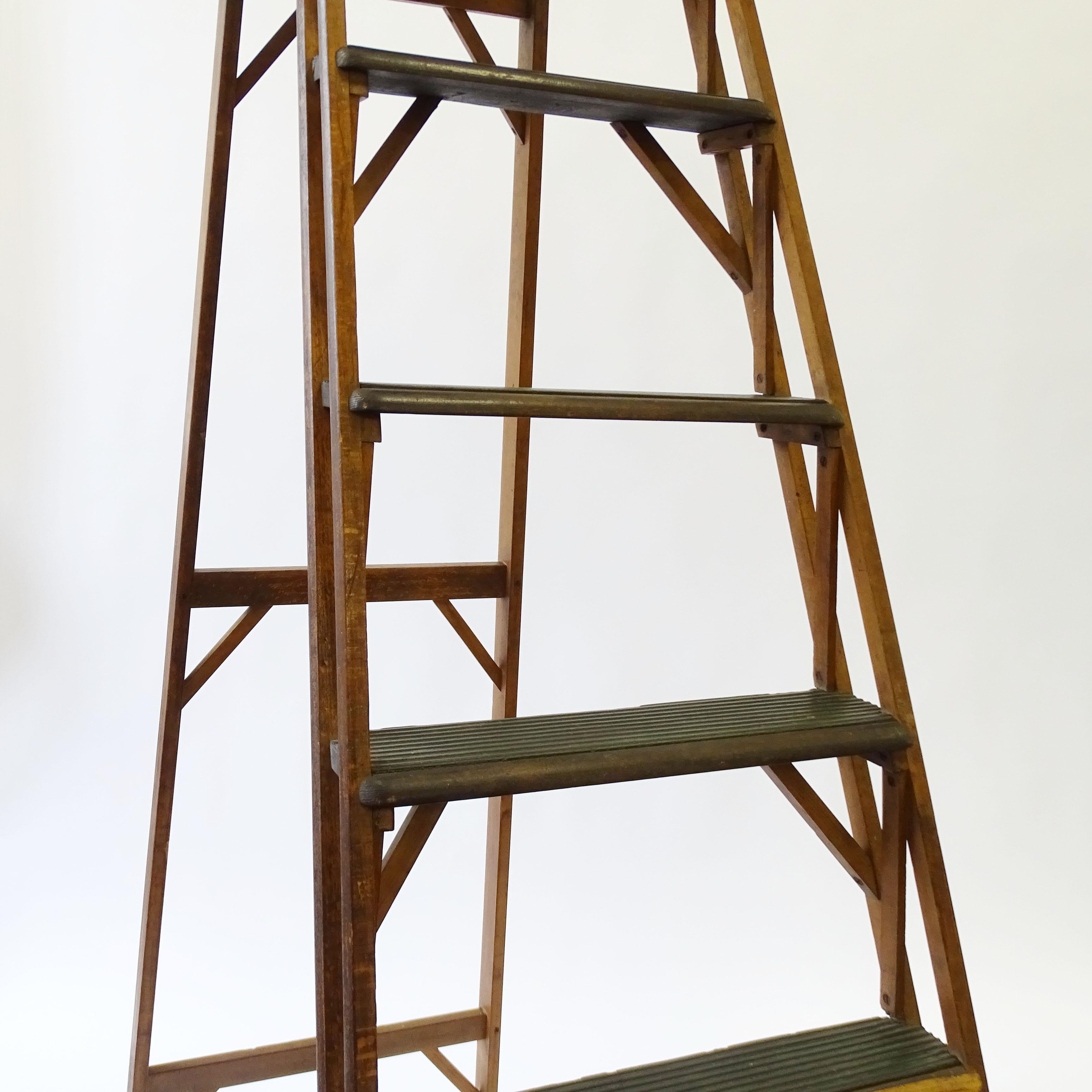 Wood Italian Architectural Free Standing Library Ladder, 1950s