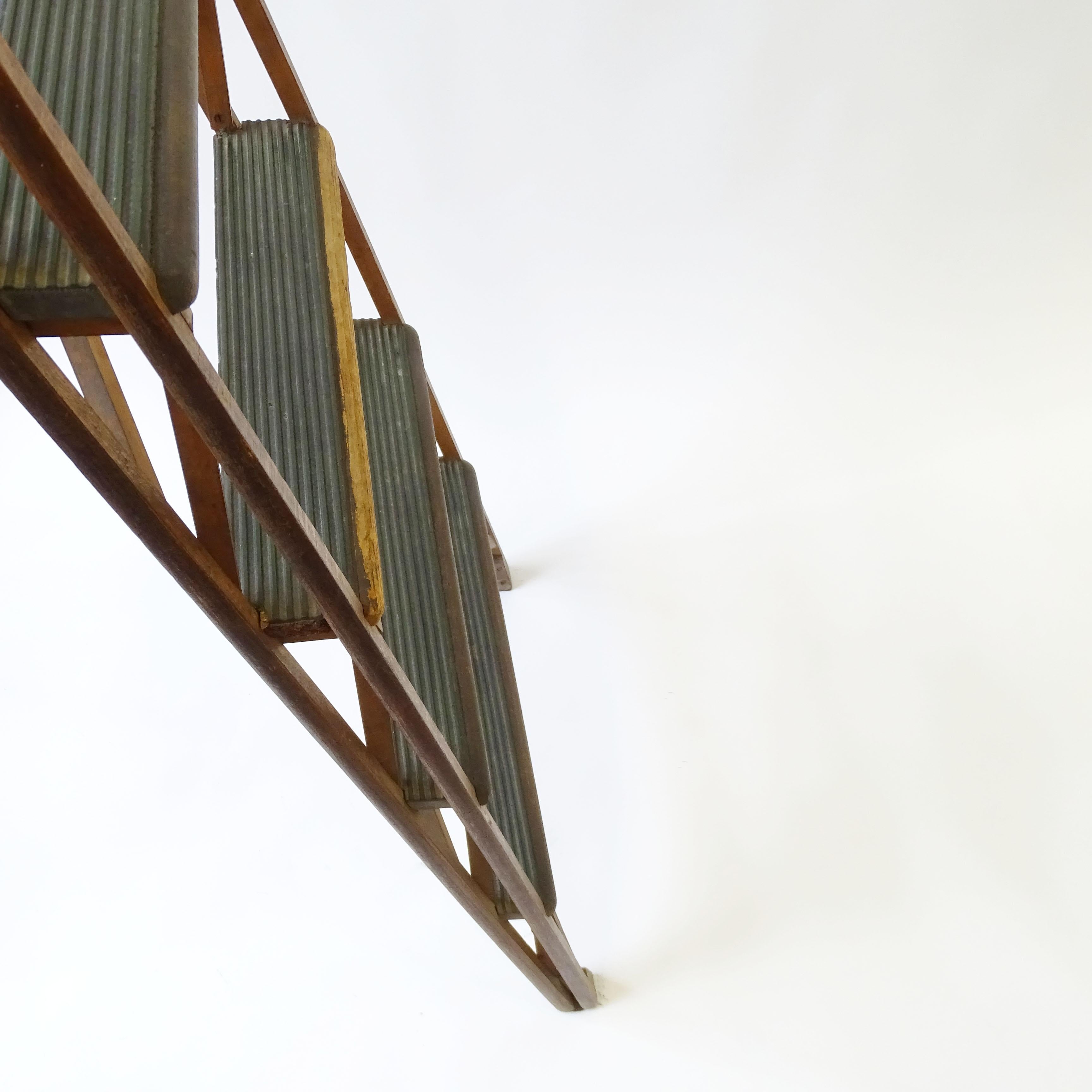 Italian Architectural Free Standing Library Ladder, 1950s 1