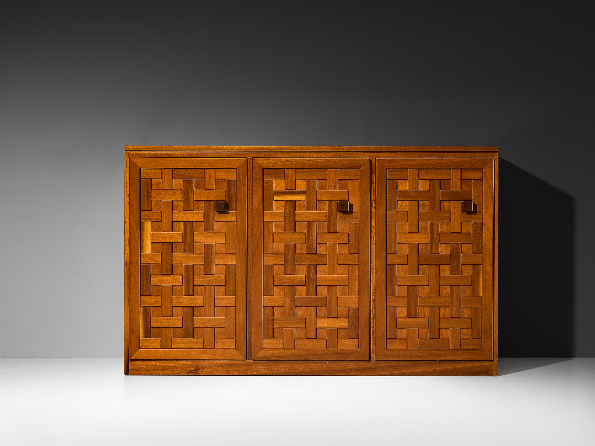 Italiano Credenza architettonica italiana con struttura a griglia in Meranti in vendita