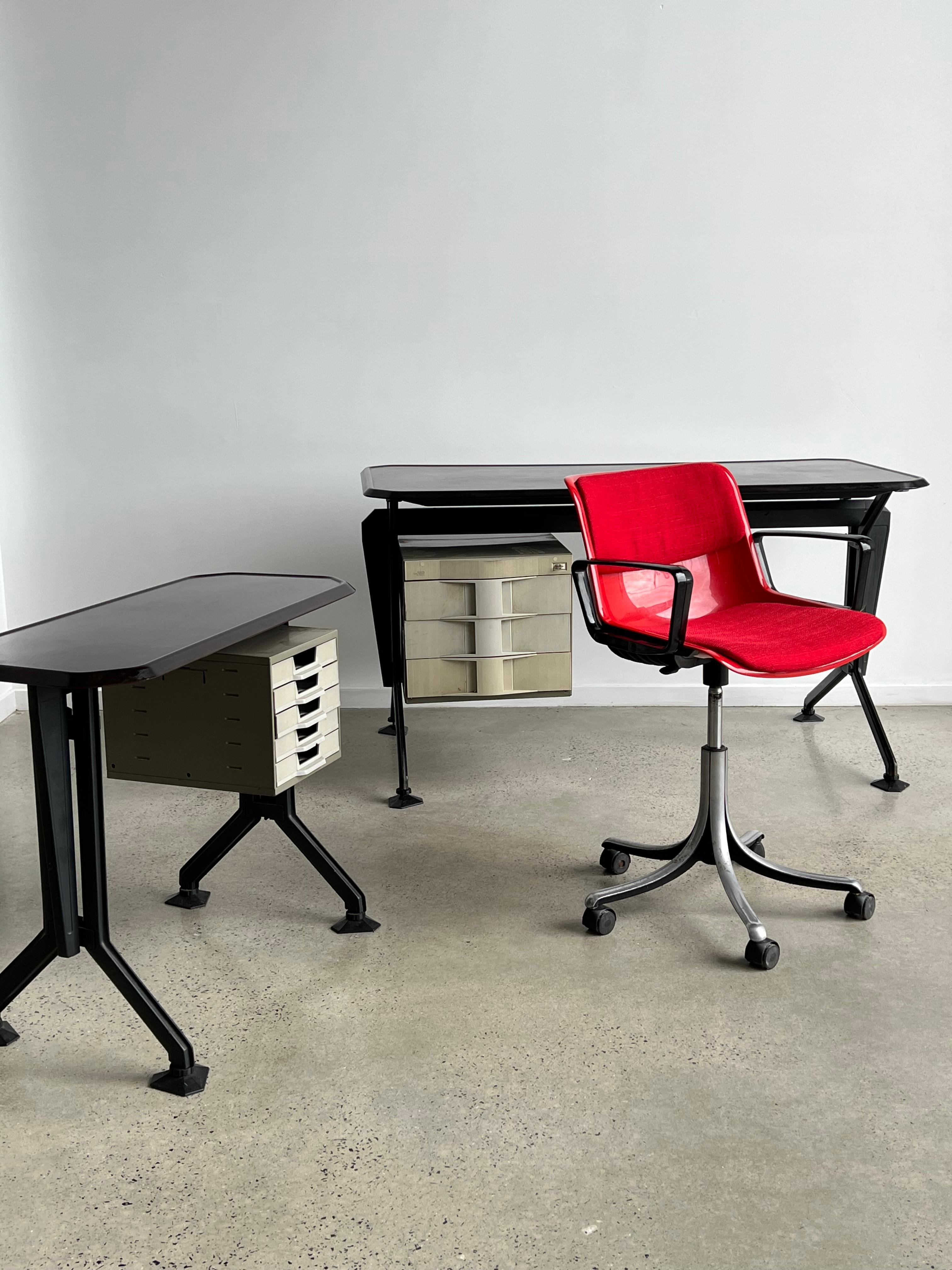 Mid-Century Modern Italian Arco Desk set by B.P.P.R for Olivetti 1963 For Sale