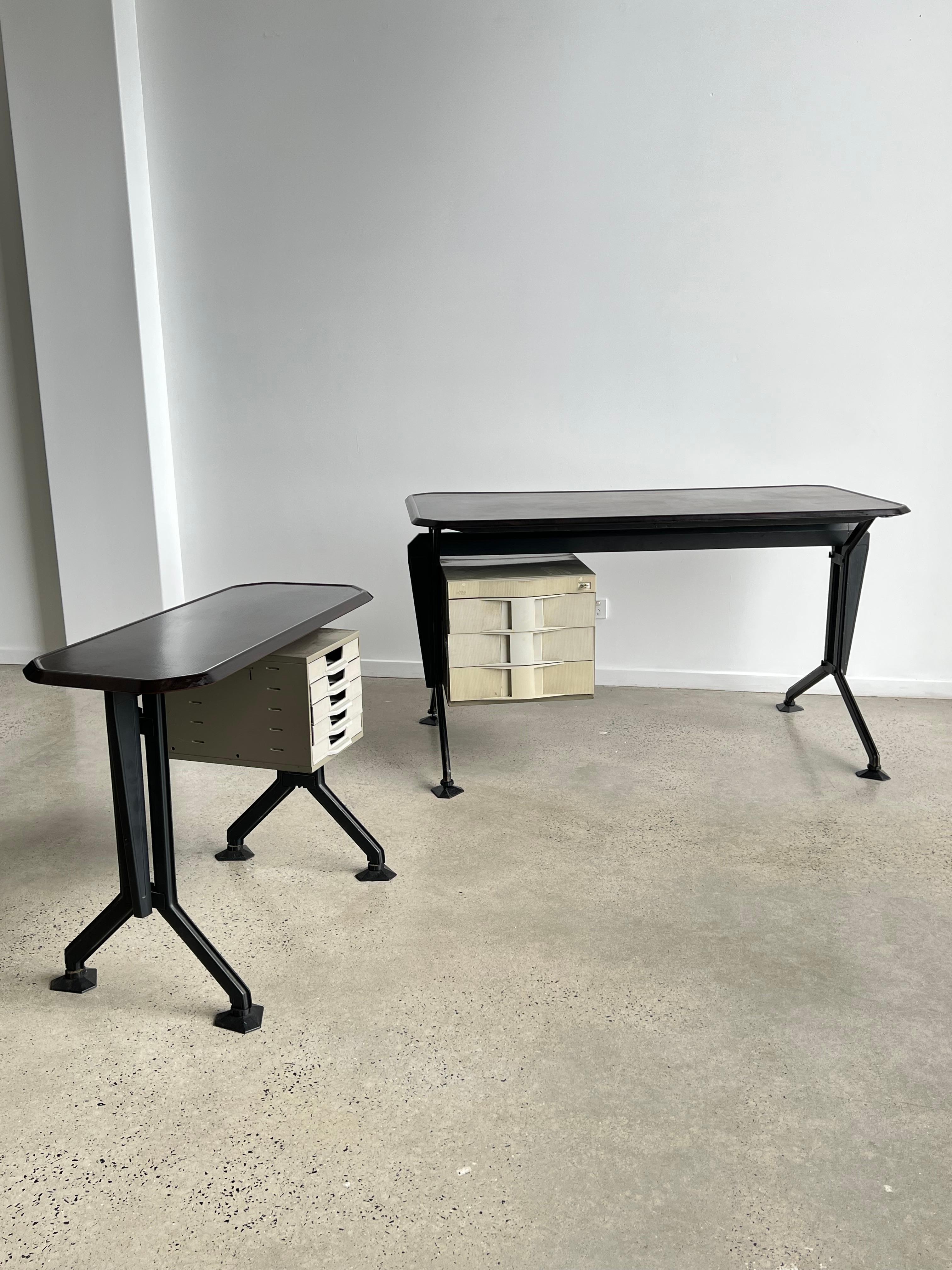 Metal Italian Arco Desk set by B.P.P.R for Olivetti 1963 For Sale