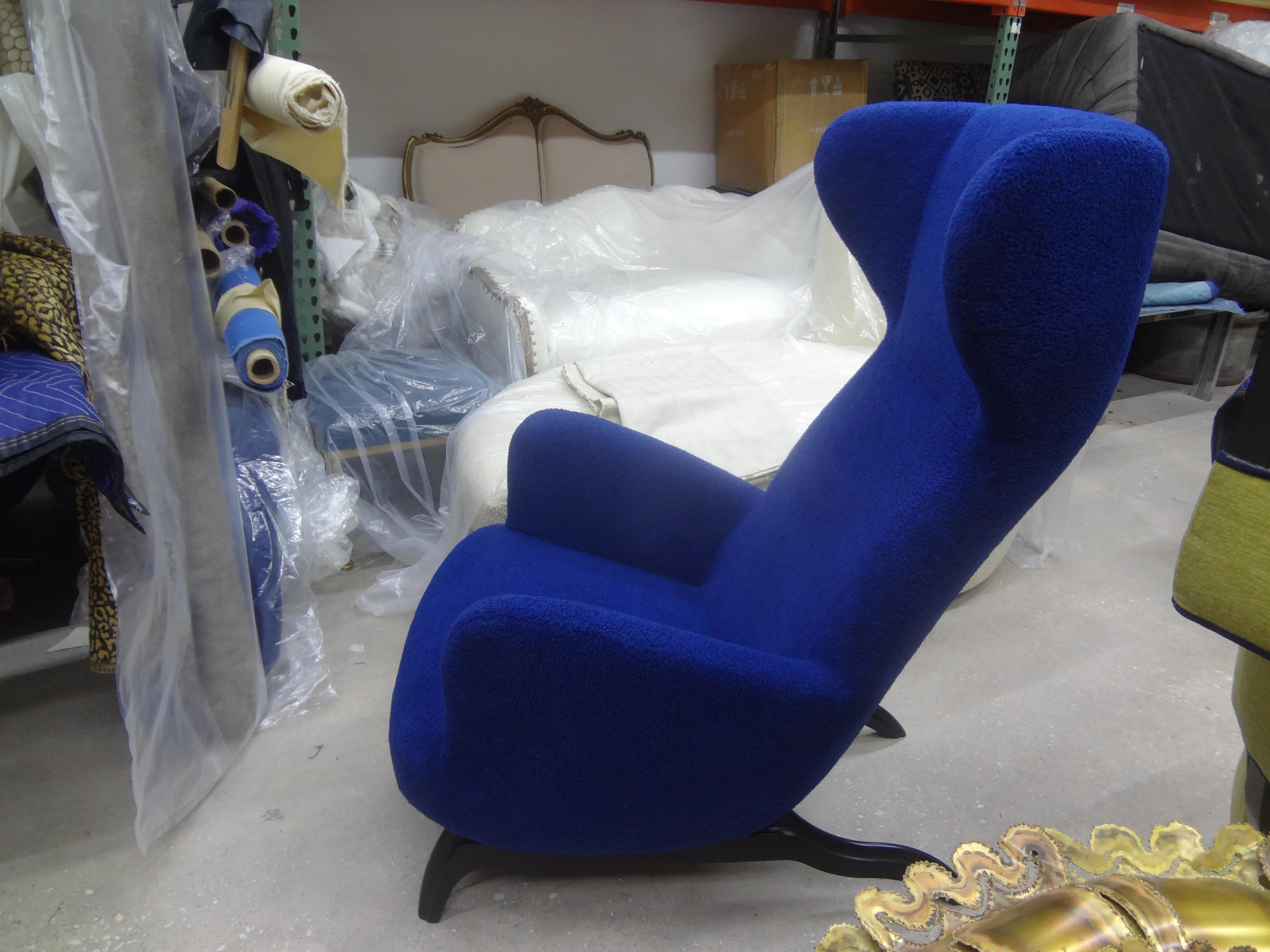 Italian Ardea Lounge Chair After A Design By Carlo Mollino  (Moderne der Mitte des Jahrhunderts) im Angebot