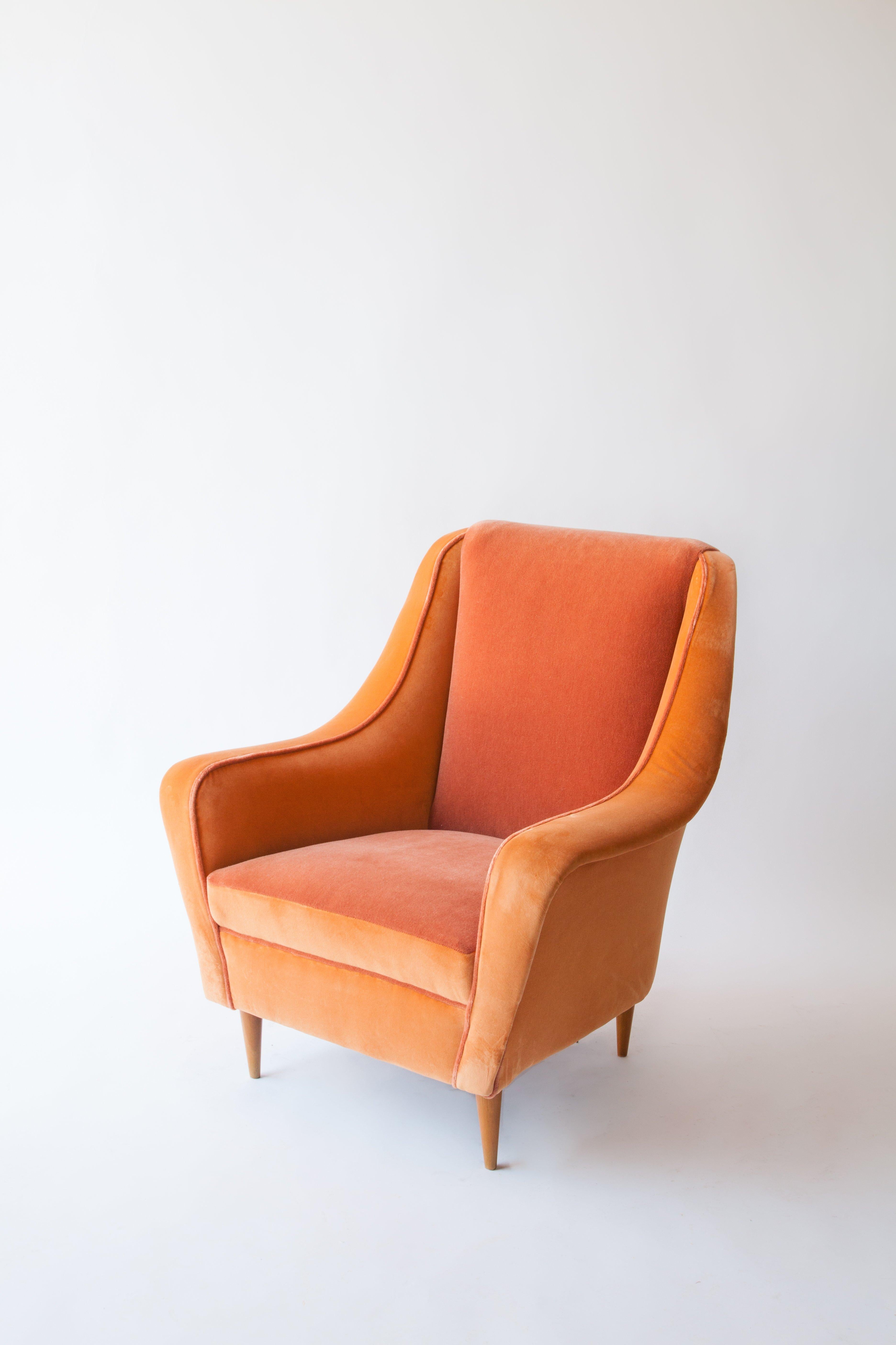 Iconic Italian armchair attributed to Carlo di Carli. Reupholstered two-tone mohair and velvet. 1950s Italy.

 