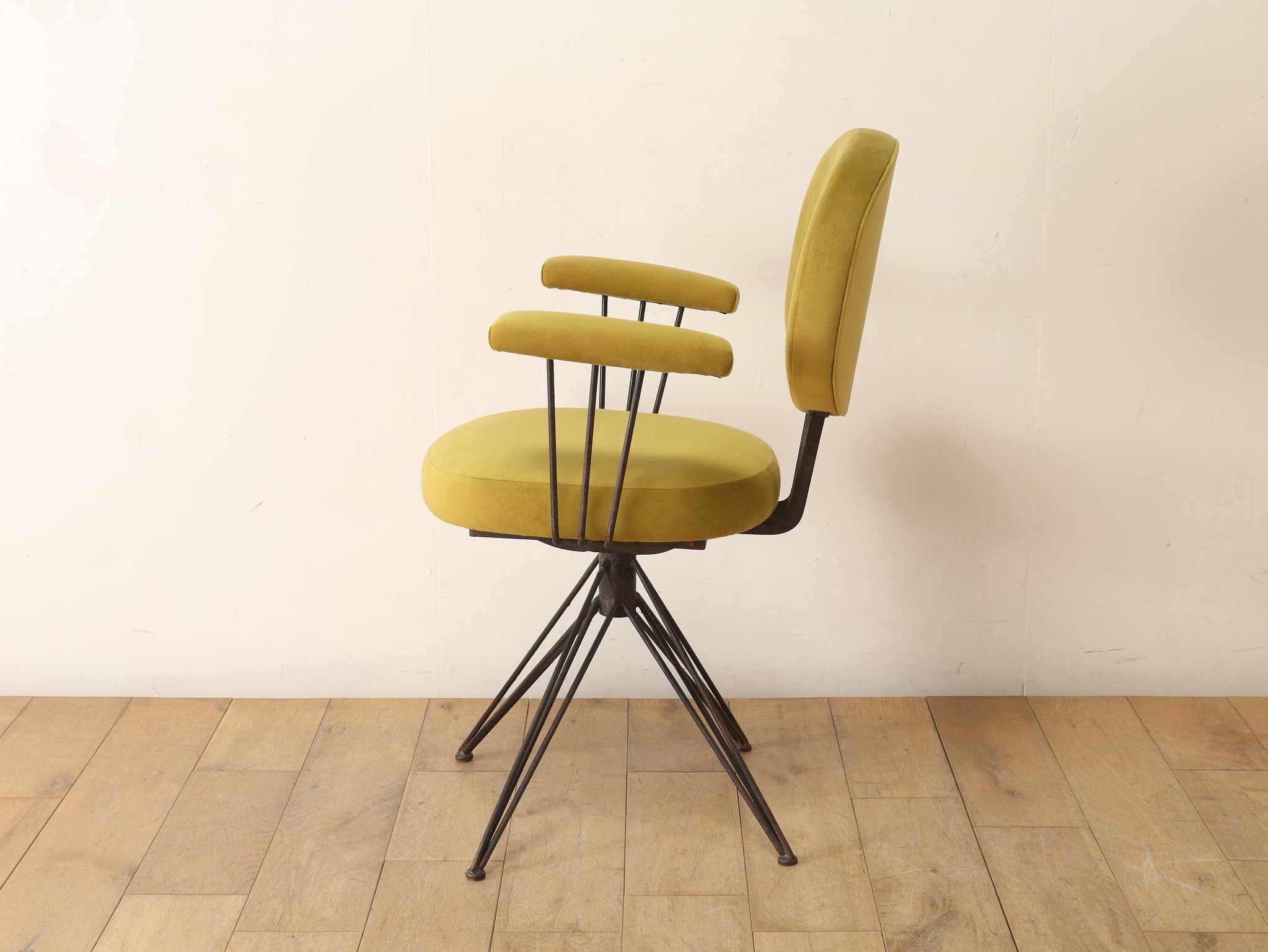 Italian Armchair 1950's In Good Condition For Sale In Shibuya-ku, 13