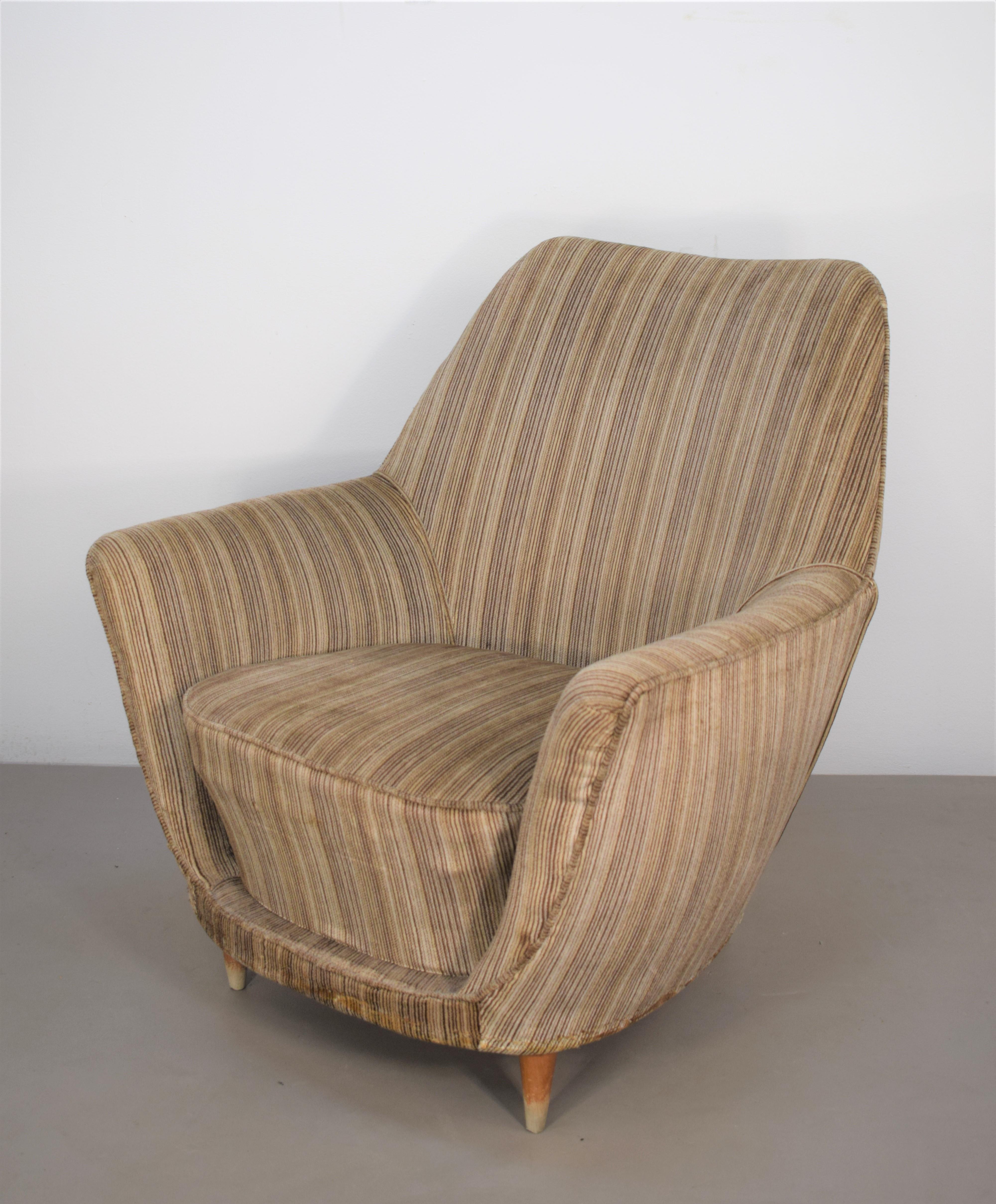 Mid-20th Century Italian armchair, 1950s For Sale