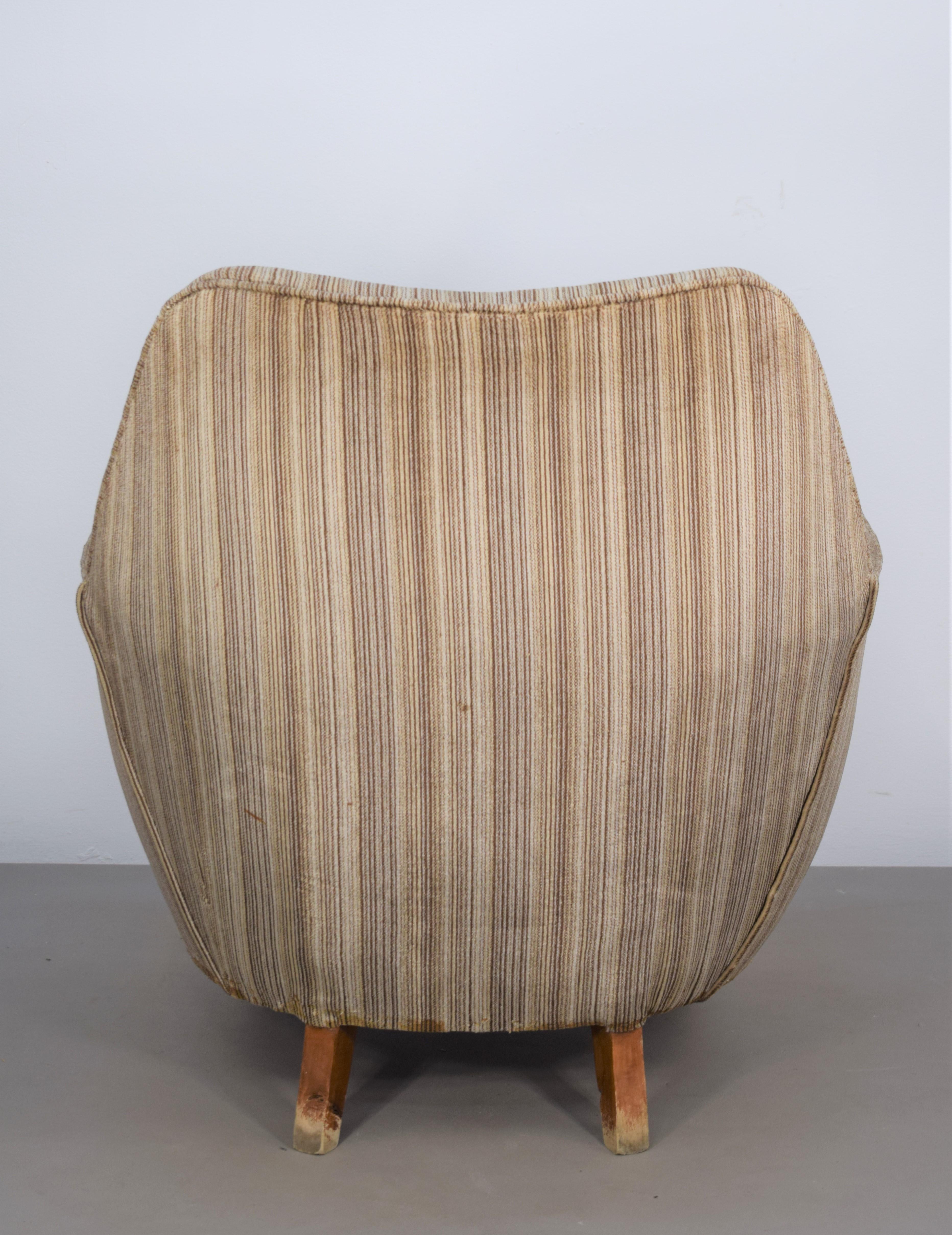 Italian armchair, 1950s For Sale 1
