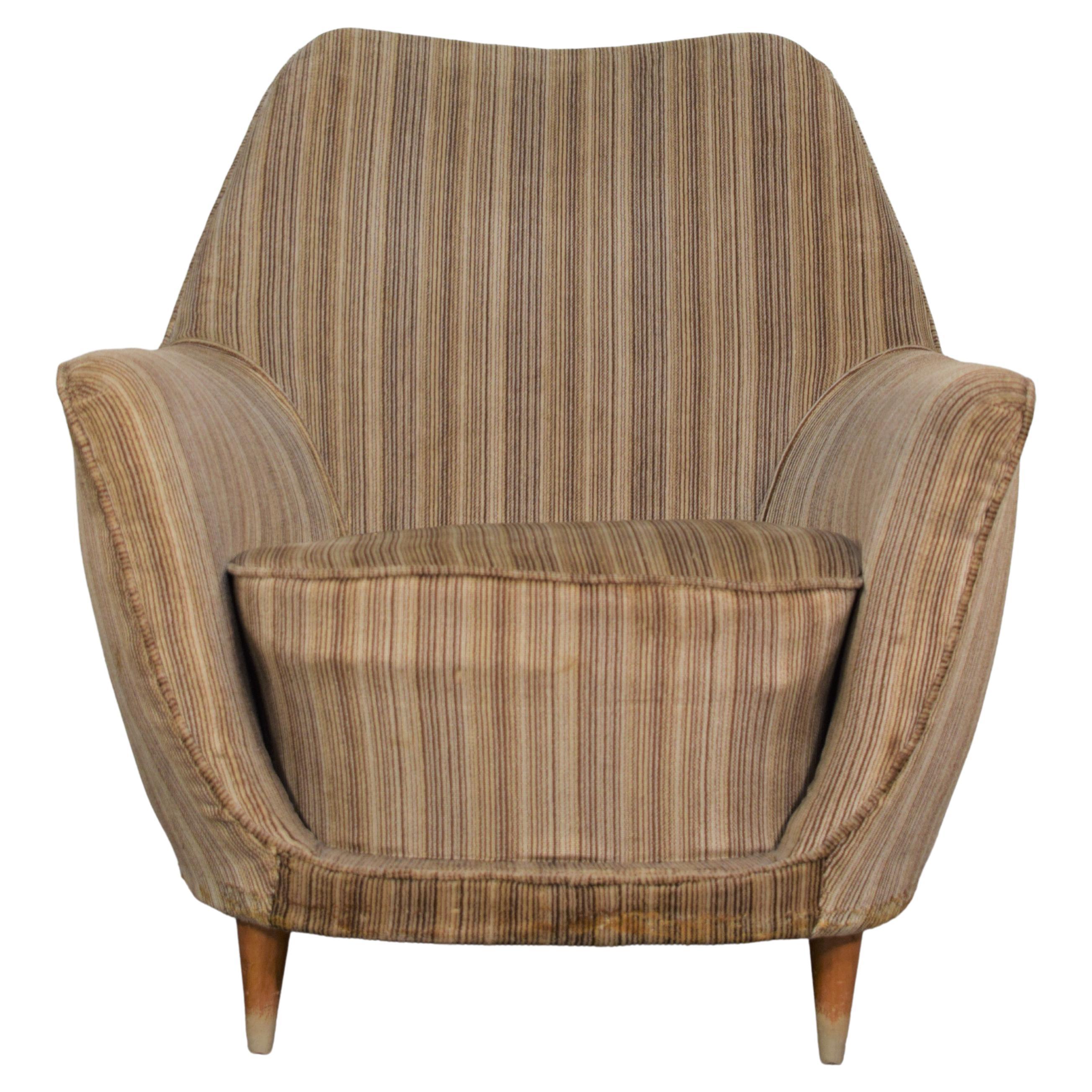 Italian armchair, 1950s For Sale