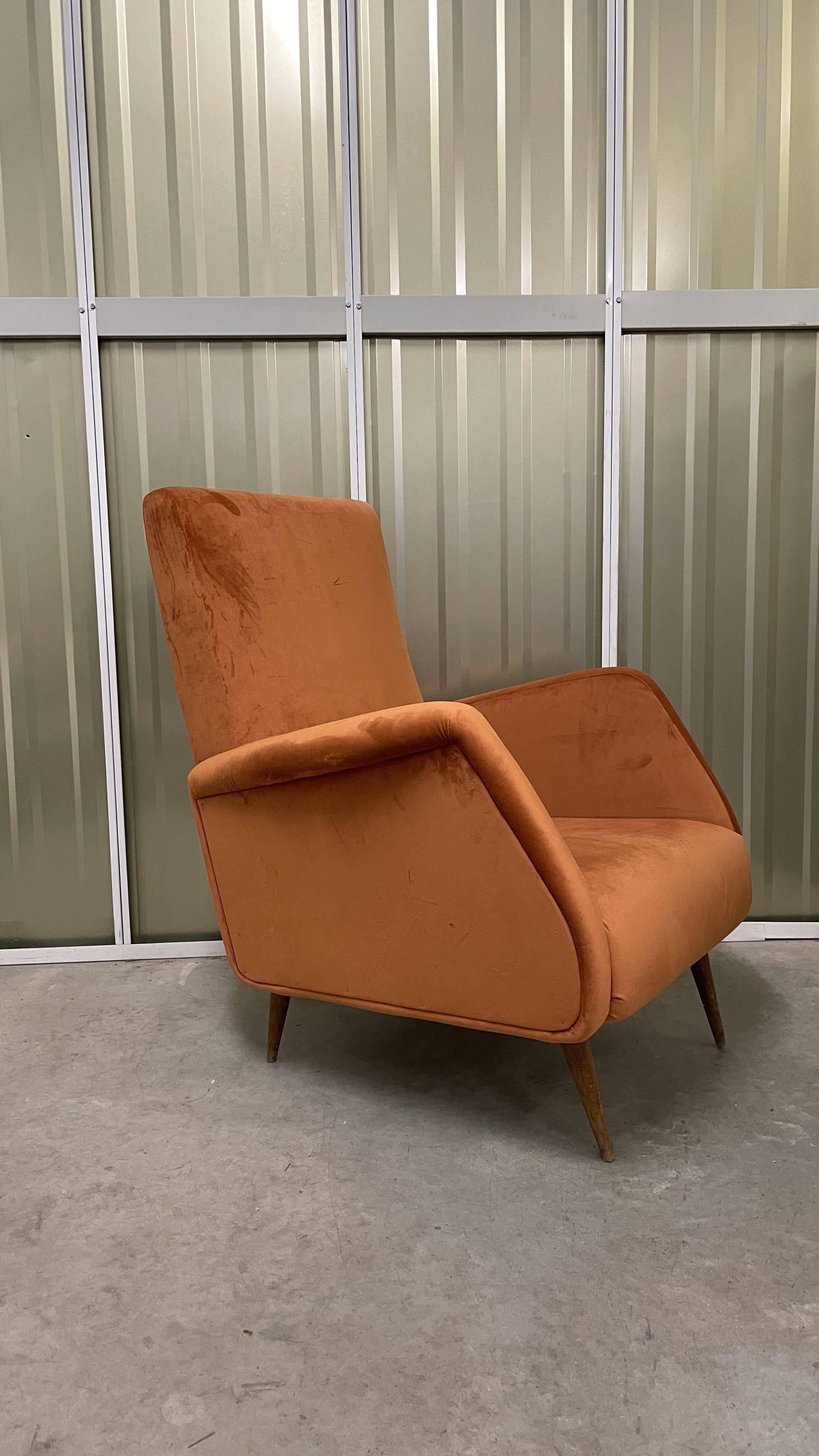Mid-Century Modern Italian Armchair, 1960s For Sale
